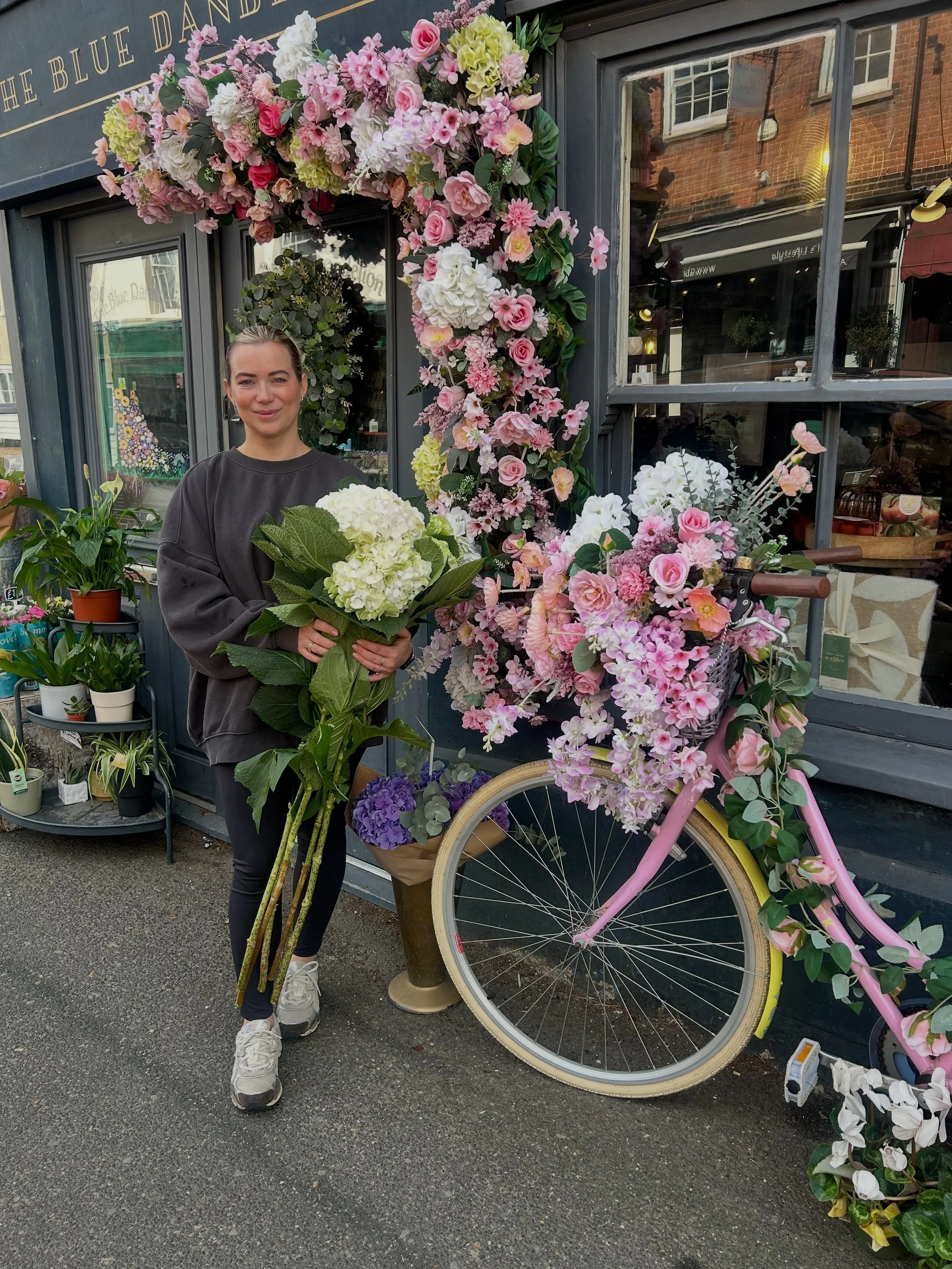 GIANT Hydrangeas have arrived fresh today! 

(I am very short but these are huge!)

Grab them before they go 🌸