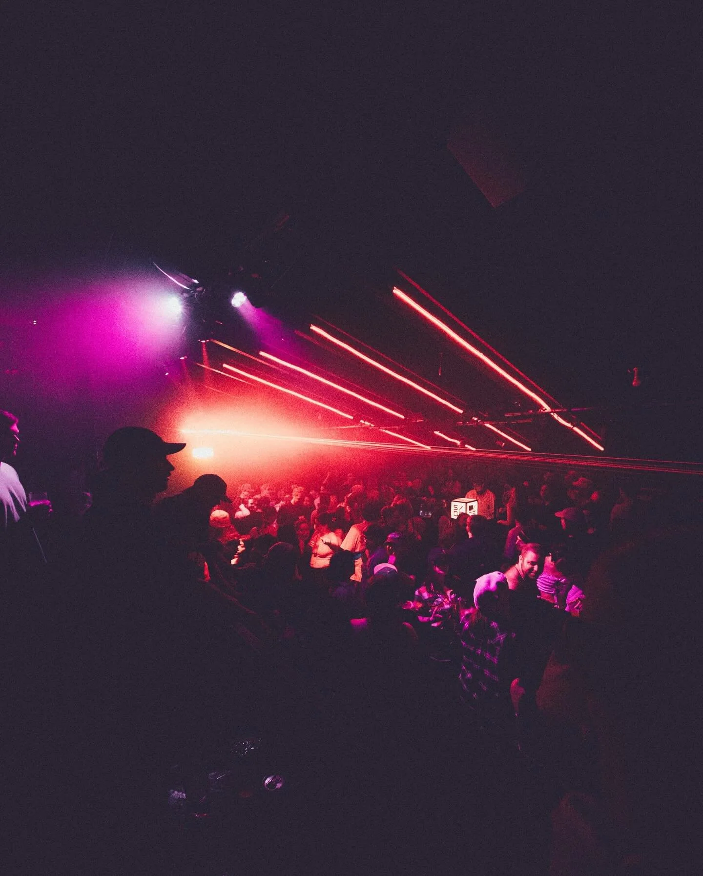 Another beautiful Saturday in sunny Falls Creek, lets finish it off at The Man ☀️

@side.selections DJs from 9PM:

9 - 10 / @jwrotary8_ B2B @fenton_kord 
10 - 11 / @st.egz B2B @bri.an.ca 
11 - 1 / @paddy.dodd B2B @webbmau5 

FREE ENTRY before 9:30, $