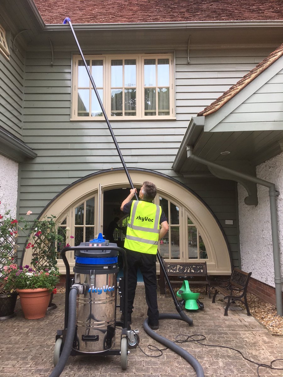 SkyVac Gutter Cleaning 85.jpg
