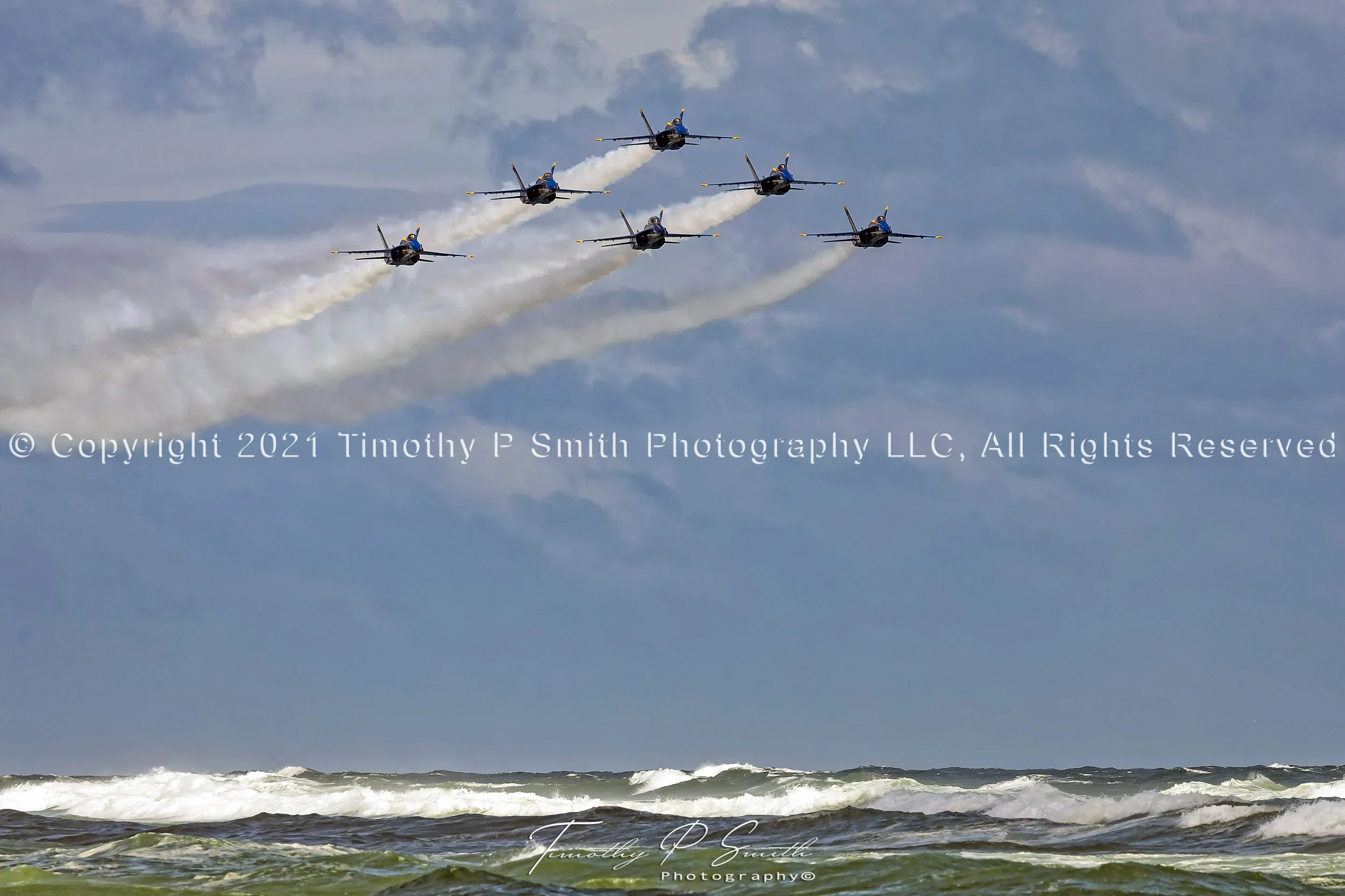 2019 - Timothy Paul Smith Photography LLC © -US Navy - Blue Angels %22Delta Last pass%22 - Pensacola Beach Airshow.jpg