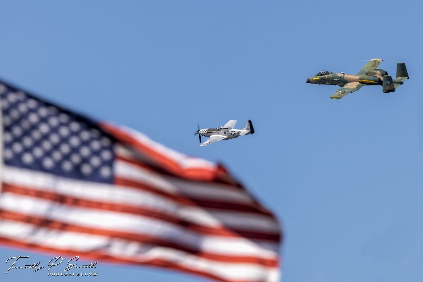 ⠀⠀⠀⠀⠀⠀⠀⠀
US Air Force Heritage Flight

Capt. Lindsay &ldquo;MAD&rdquo; Johnson from the A-10 Demo Team&nbsp;and Charles&nbsp;&ldquo;Tuna&rdquo; Hainline TF-51D Mustang &lsquo;Bum Steer&rdquo; with the Heritage flight for the Stars and Stripes!

Oct 2