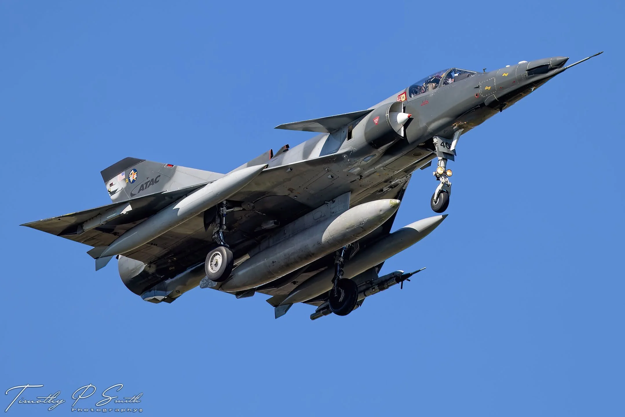 ⠀⠀⠀⠀⠀⠀⠀⠀⠀ 
ATAC Kfir N407AX is seen on final at NAS JRB New Orleans after an adversary sortie with F-35Cs and F-5s from VFC-204.

#NASJRBNewOrleans 
#ATAC #Kfir 

#RedAir #Adversary #ThreatSimulation #Landing #Camo #Fighter #FighterJet #FighterPilot 