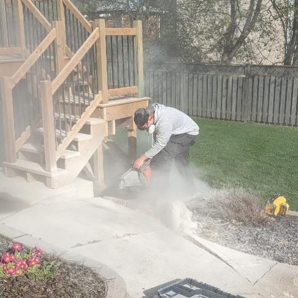 A pretty excellent concrete repair by our amazing team. 

Connect with us for your patio, deck or fence quote. Call or text Chris at 519-212-1296 
Check out our website.👆

#kwsmallbusiness #gohardcorporation #kitchener #kitchenerhomes #carpenter #co