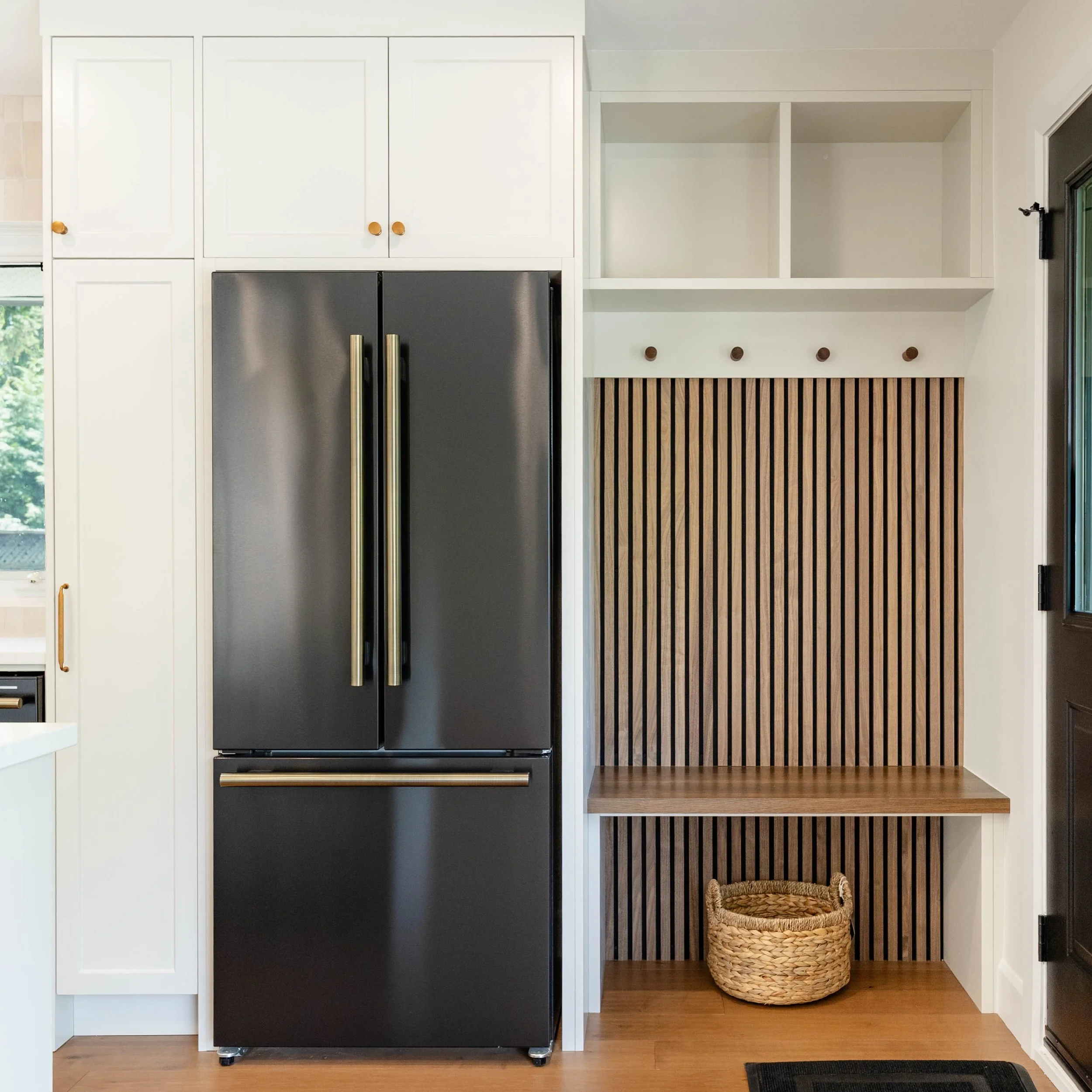 What&rsquo;s better than a new build? A completely transformed raised bungalow in Kitchener&rsquo;s coveted Stanley Park with every inch thoughtfully upgraded and elevated. 

This beautiful home is totally renovated top to bottom and it&rsquo;s hitti