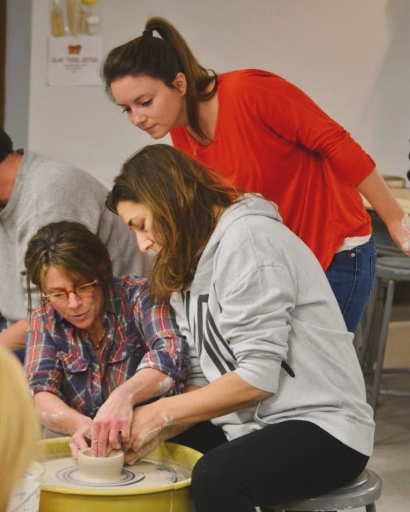 Looking to try something new with friends and fami? Or maybe you need a team building idea to encourage connections in the office? SCAC is here to help! Along with our regularly scheduled classes, we also host private parties and corporate clay team 