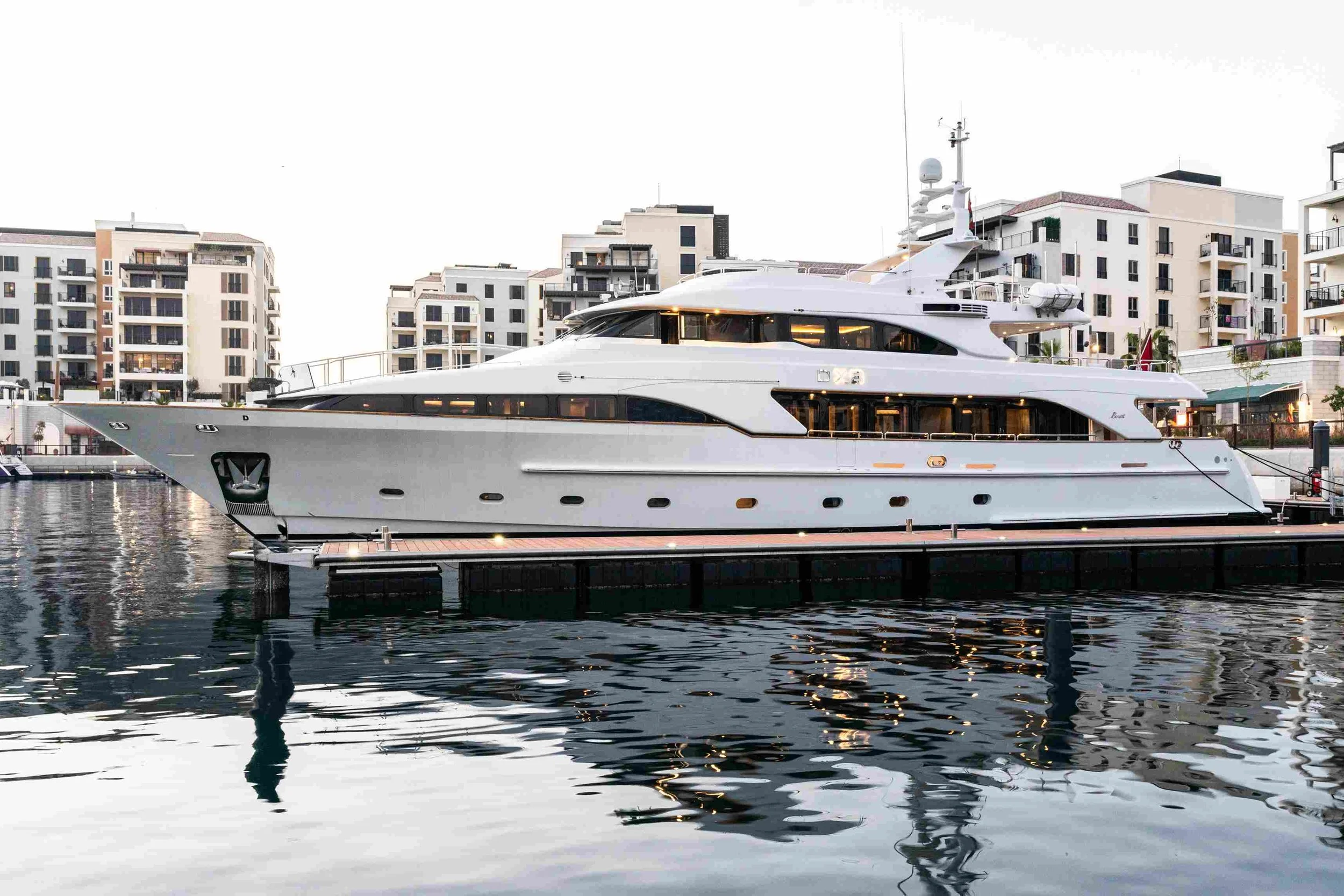 114' Benetti (4 Hours)