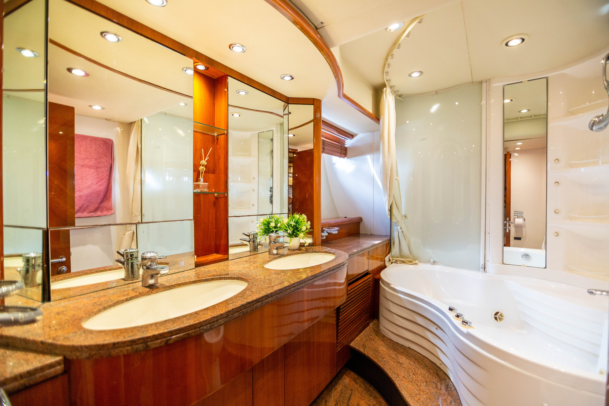 Bath Master Suite.jpg