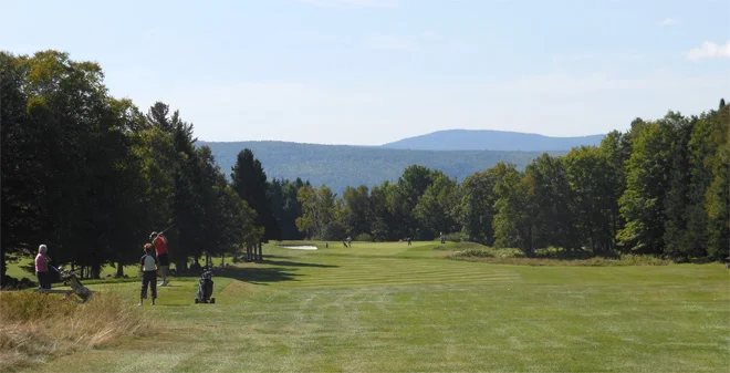 14: par 4 - handicap 12