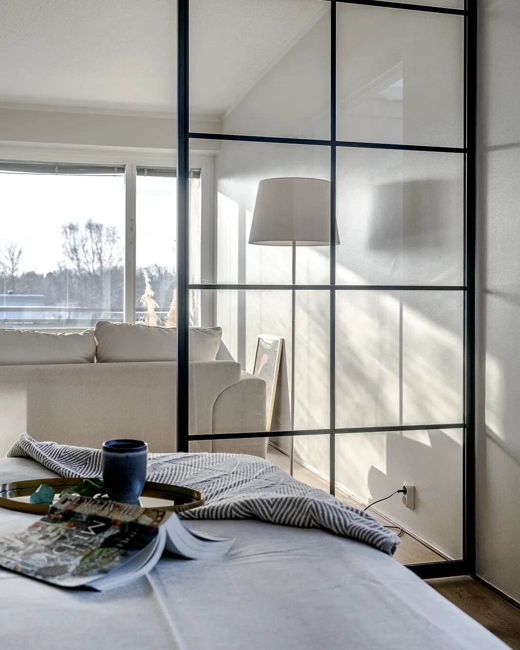 Naantalin aurinko ☀️
#bedroom #glassdoors #sunspots #nordichome #scandinavianhome #realestatephotography