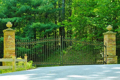 1frontgate_large.jpg