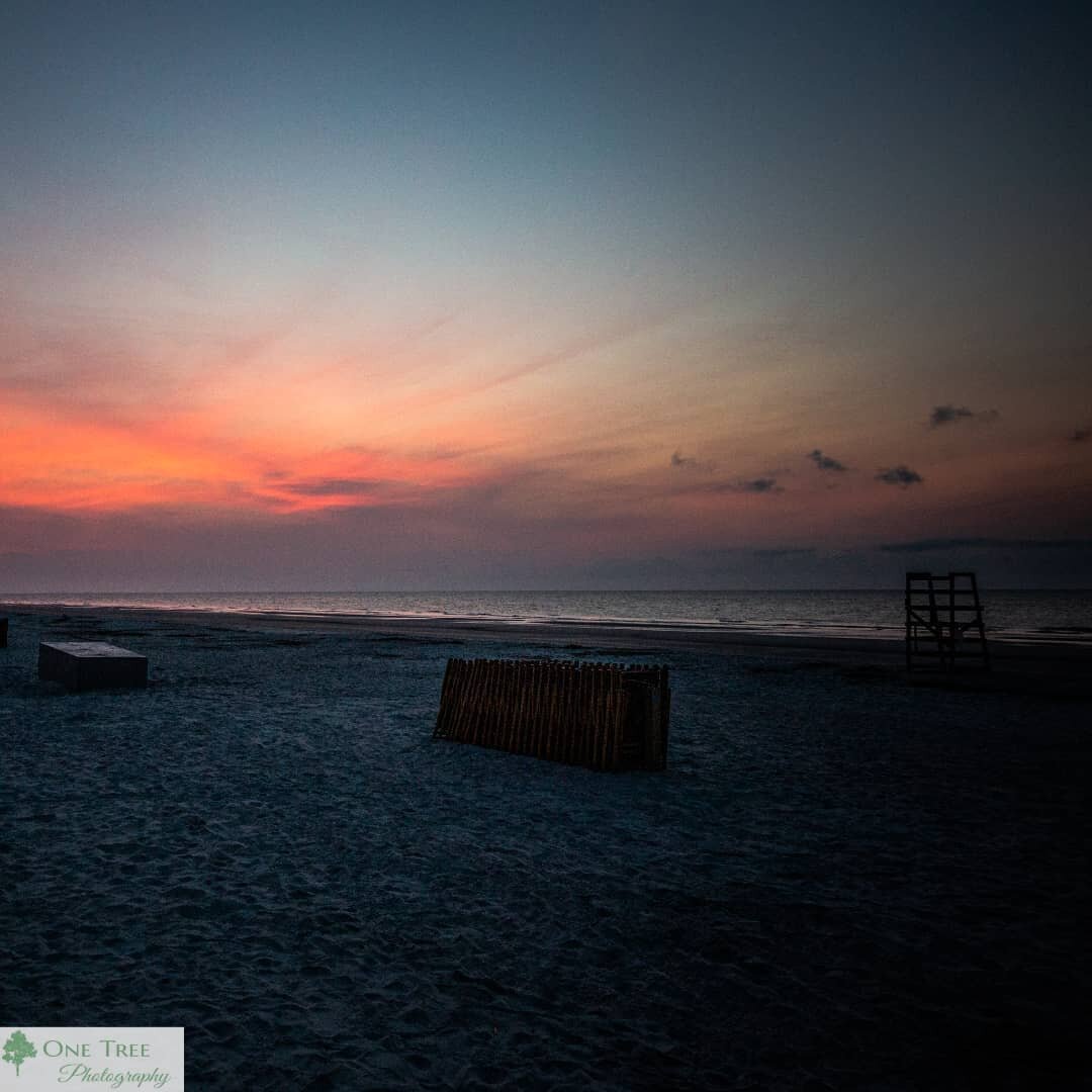 #beach #beachsunrise #beachlife #cincinnatiphotographer #onetreephoto #palmettodunesresort #canon #canonusa #canonphotography #sunrise #hiltonheadisland #photography #stunnersoninsta #onetreephotos