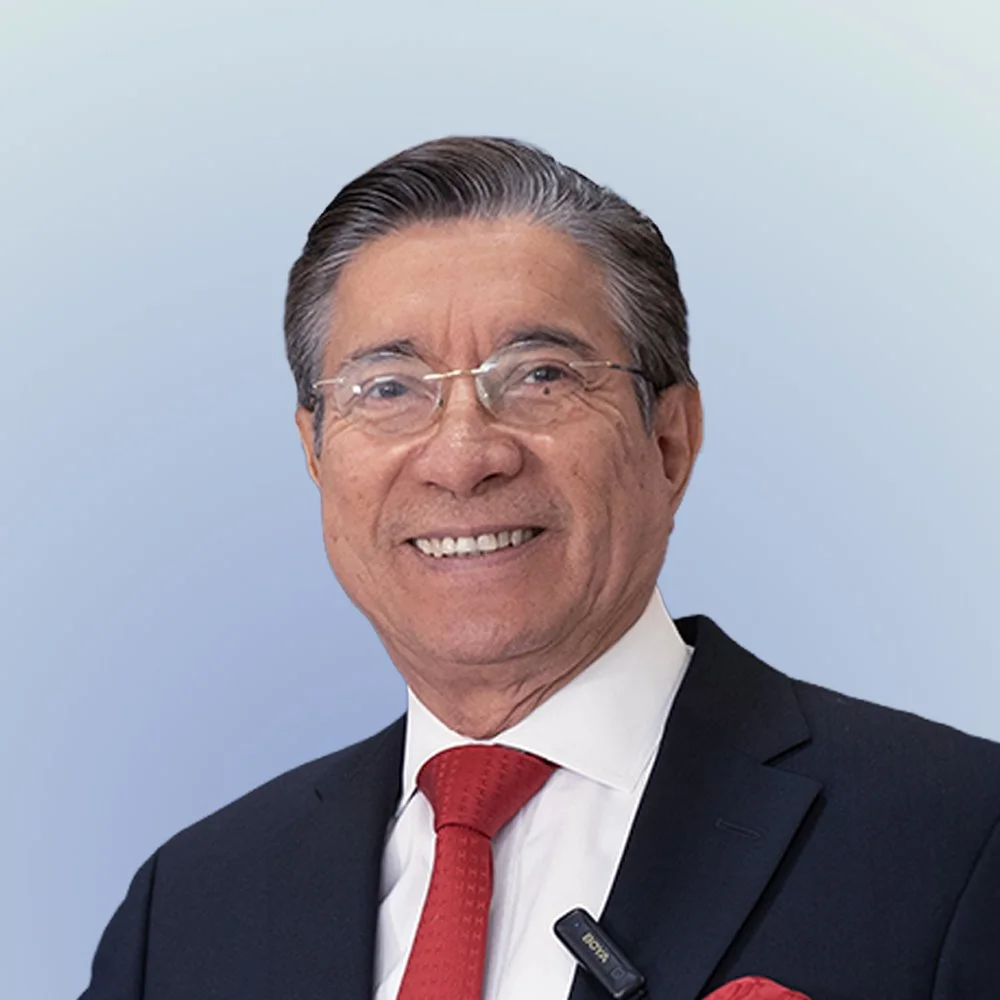 Dr. Antonio Matamoros, médico especialista en salud auditiva, terapias de lenguaje y rehabilitación vestibular en Guayaquil.