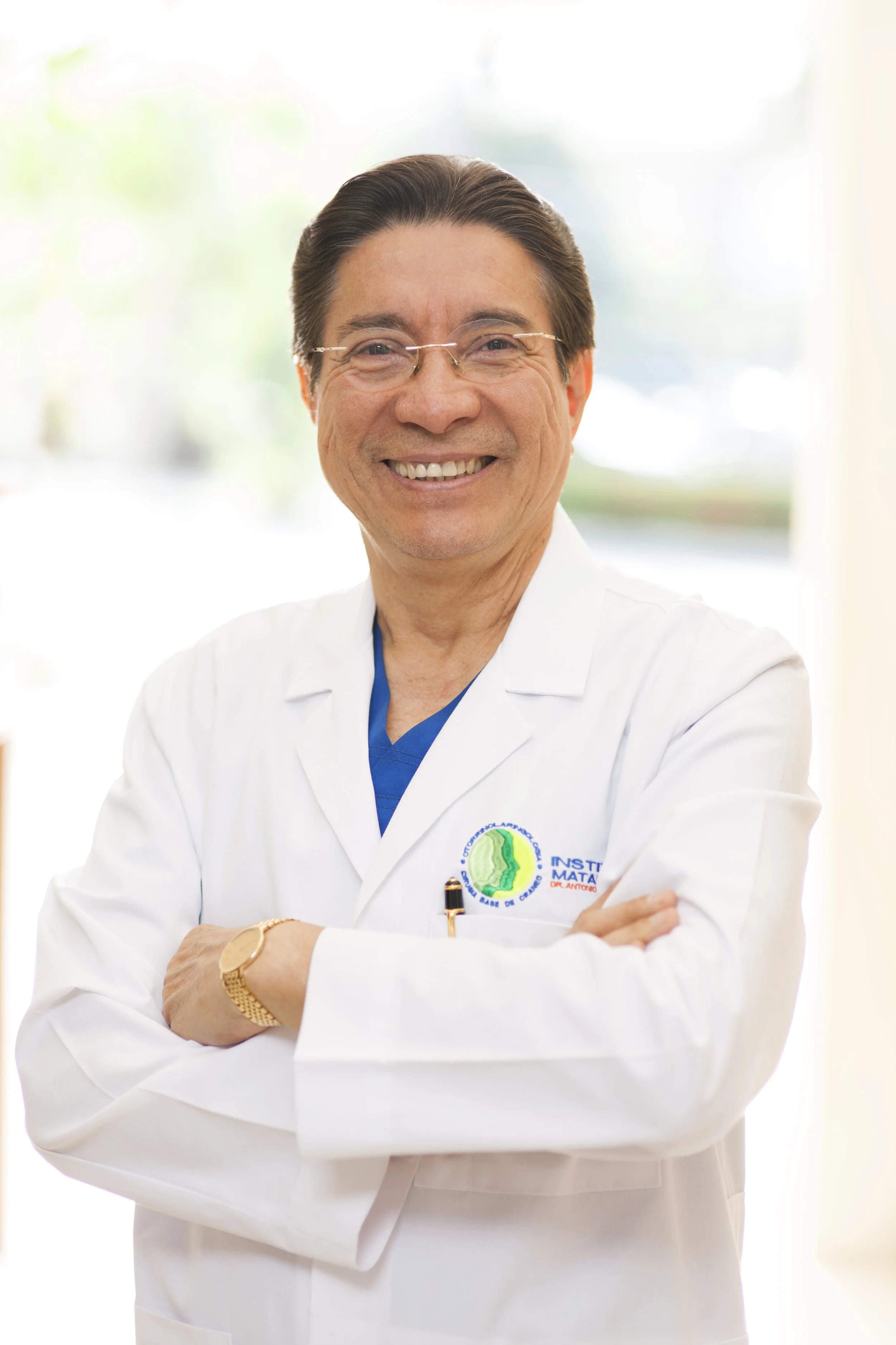 Otorrinolaringólogo Dr. Antonio Matamoros, especialista en diagnóstico y tratamientos de audición y rehabilitación vestibular en Guayaquil.