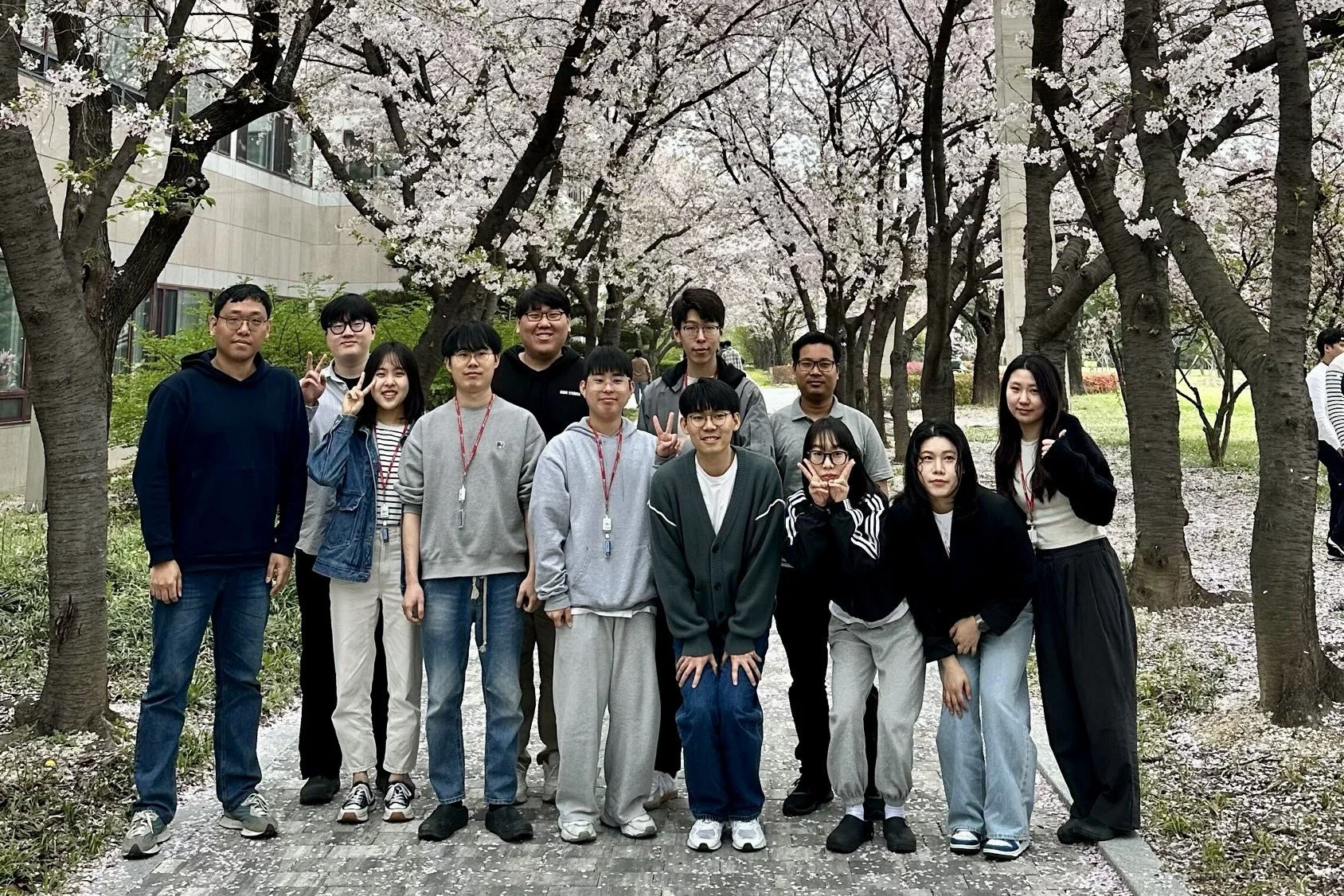 기념사진1_수정.jpg