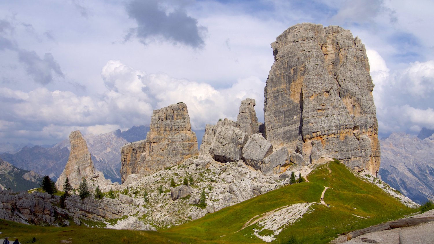 Dolomites8.jpg