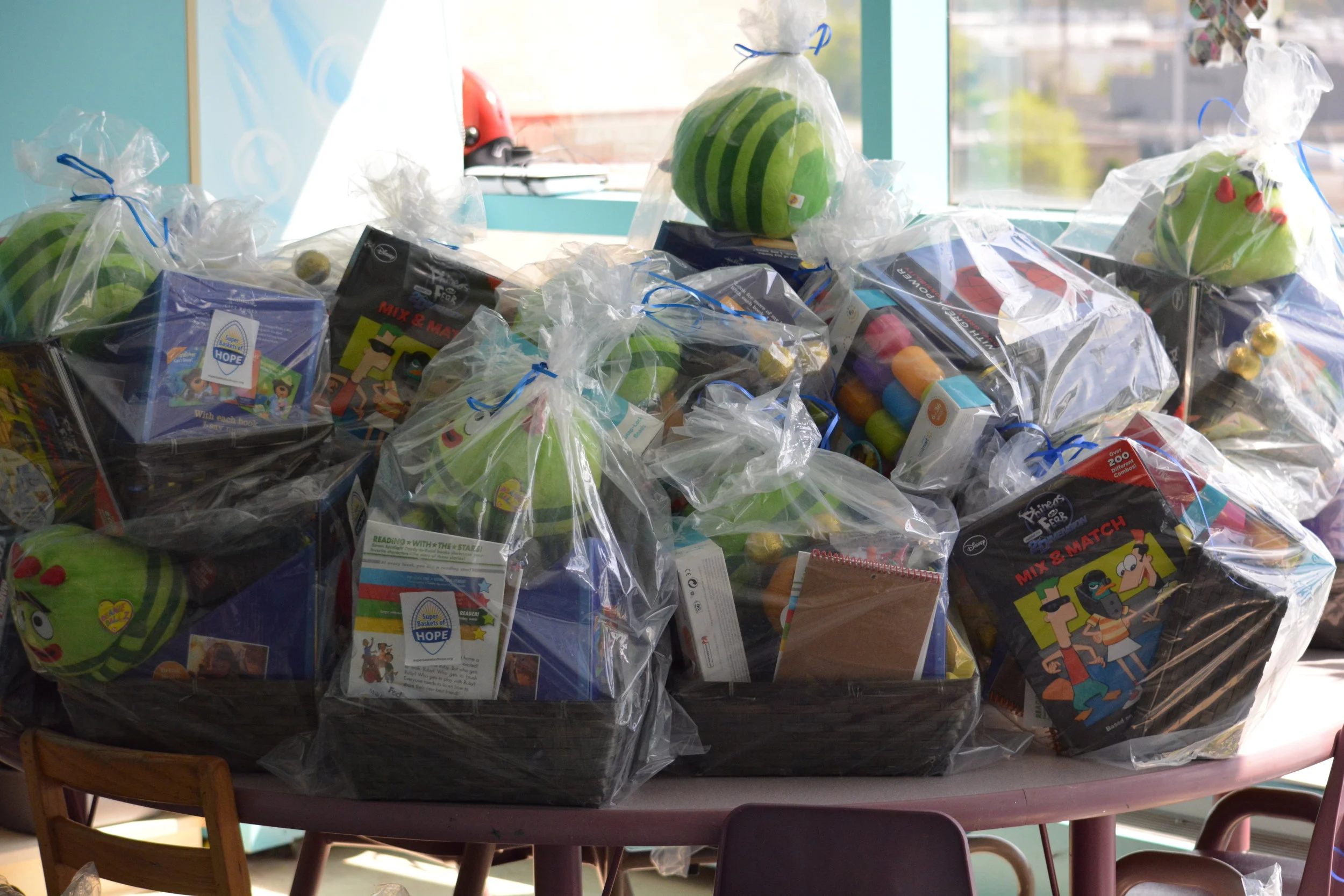 Malcolm Jenkins makes impact during Super Bowl week with Super Baskets of Hope