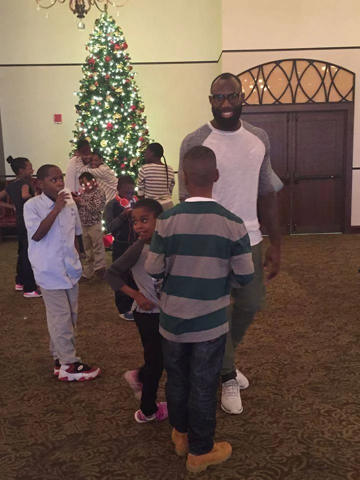 'Holiday Dinner Basket Surprise’ Feeds 135 Philadelphia Families