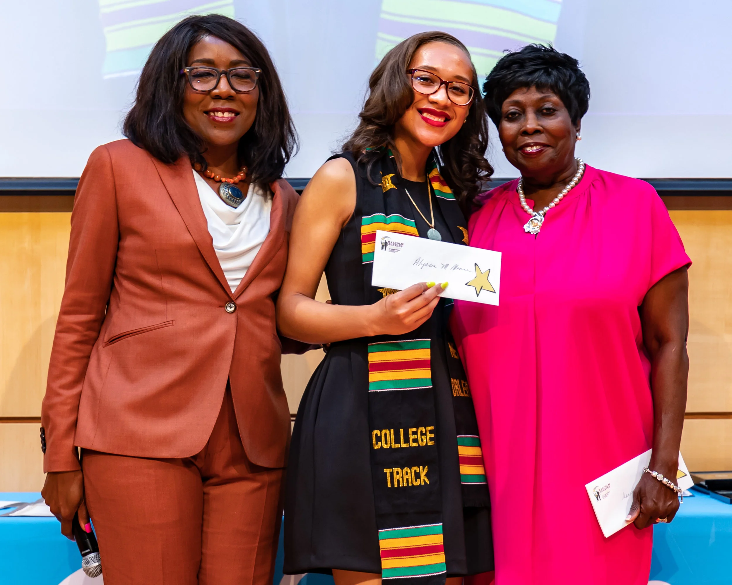 College Track GRAD19-149.jpg