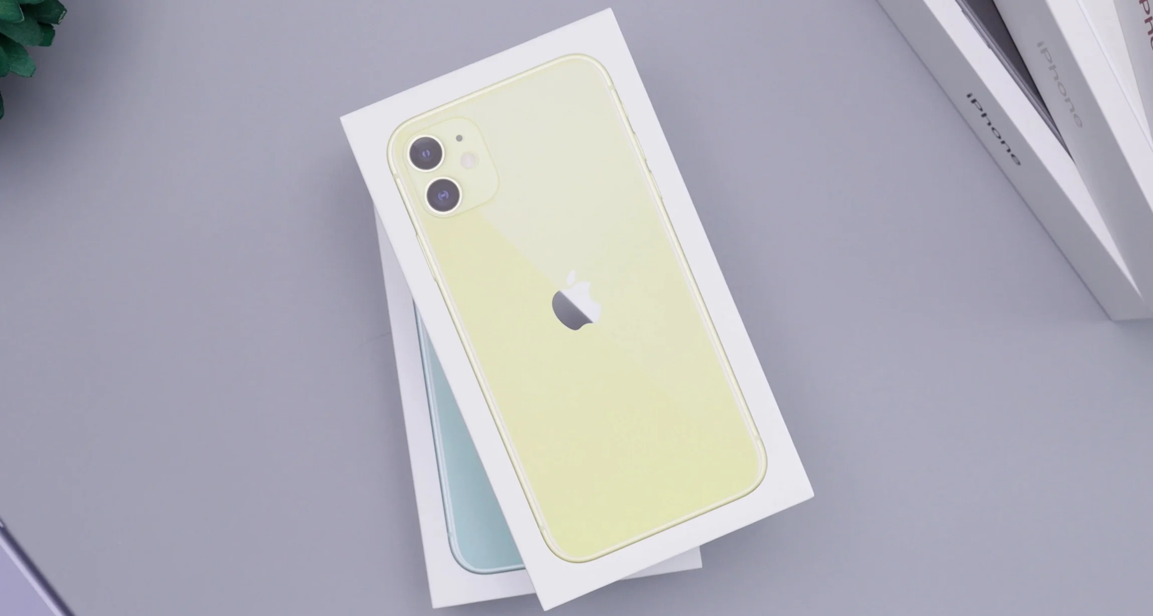 Yellow iPhone 11 Unboxing and First Impressions!