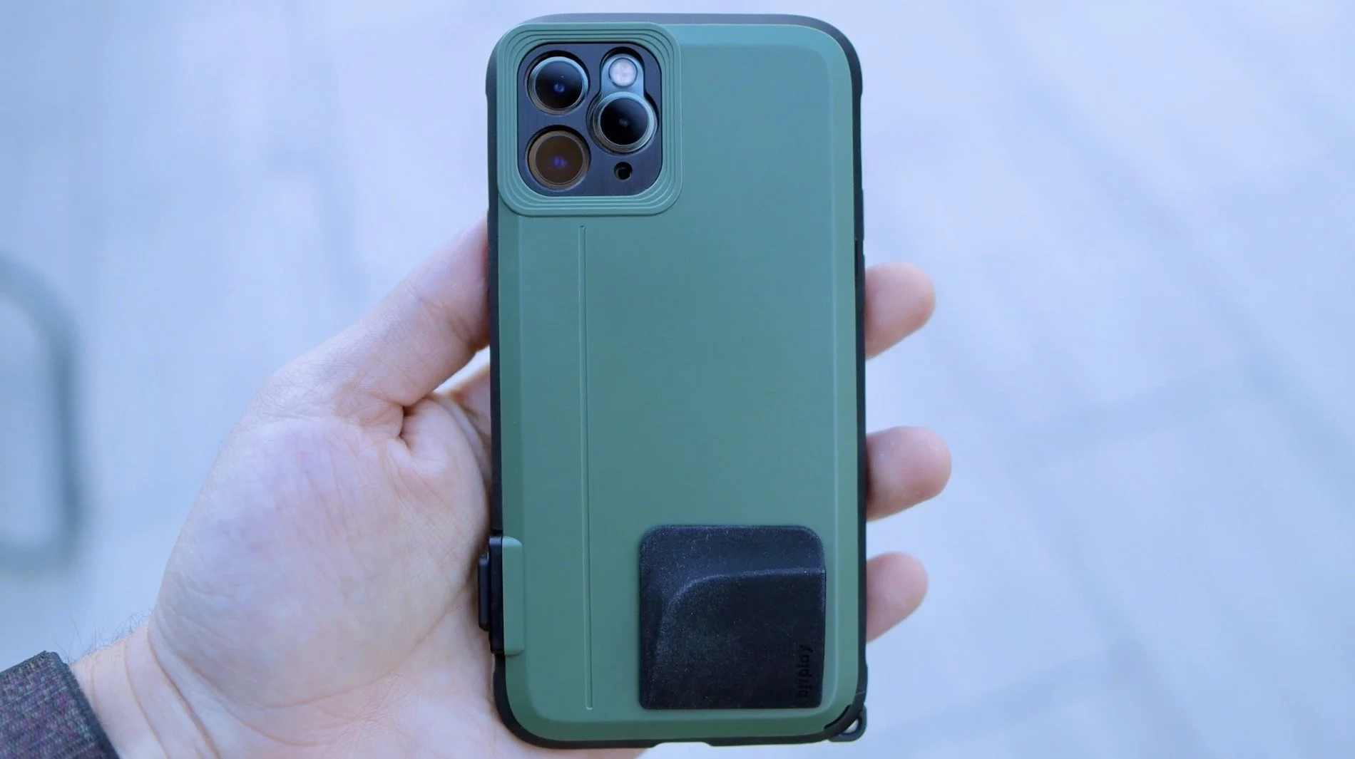This Case Turns Your iPhone 11 Pro Into a Real Camera!