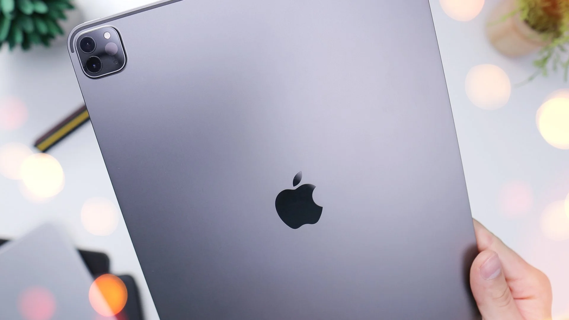 Unboxing Apple's New iPad Pro 12.9"! It's a Big Tablet!