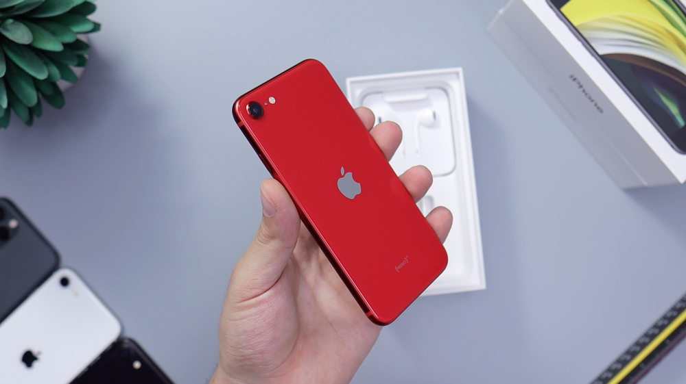 Here is Apple's Product Red iPhone SE Unboxed! — DarGadgetZ