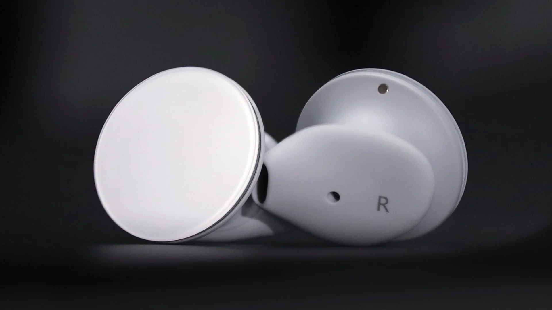 Microsoft's New Surface Earbuds Completely Missed The Mark [Review]