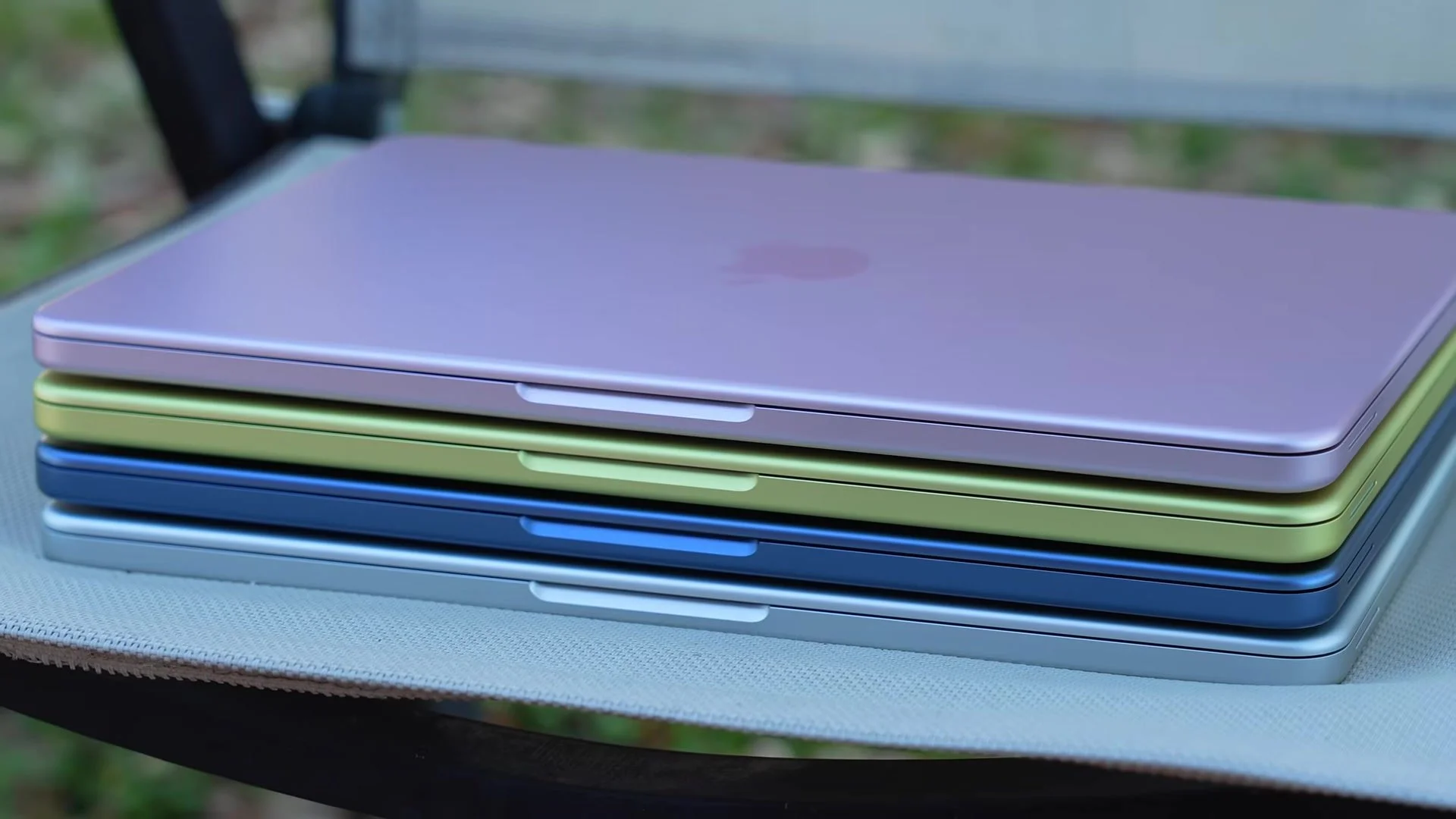 MacBook Neo: All Colors In-Depth Comparison! Which is Best?