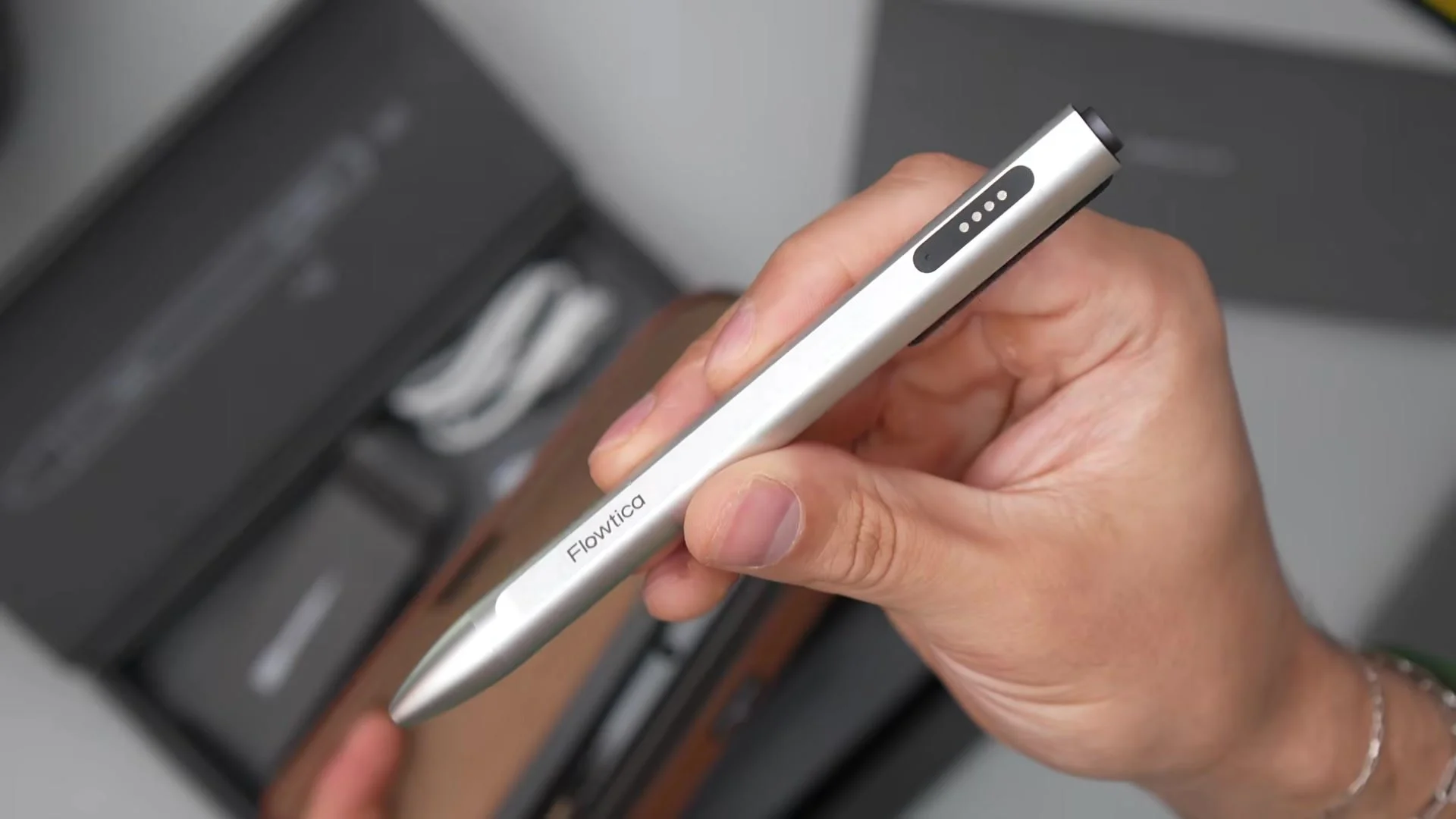 This AI Pen Writes AND Records at the Same Time: Flowtica Scribe!