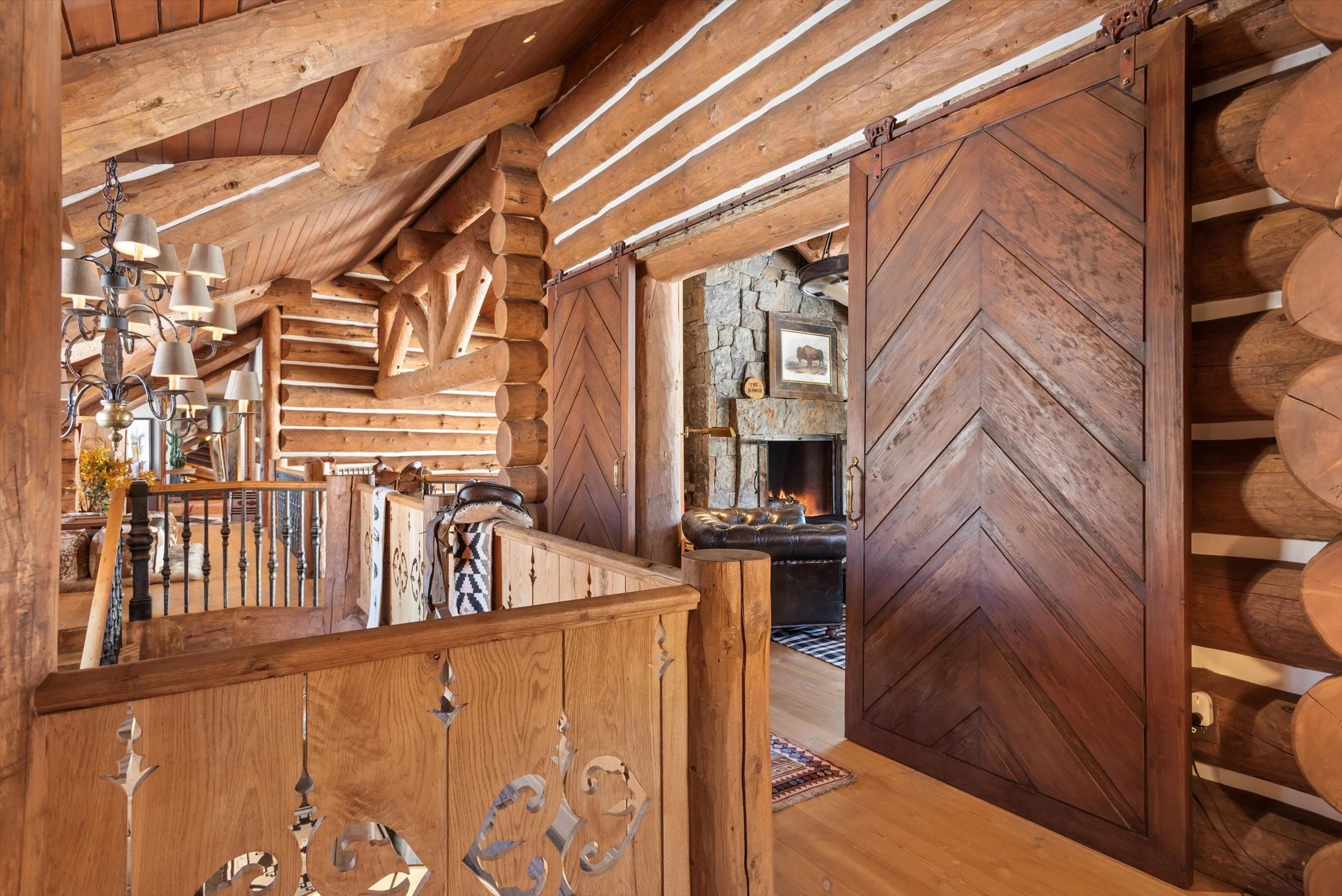 081-034-6855CapitolCrRd_250115034 copy.jpg