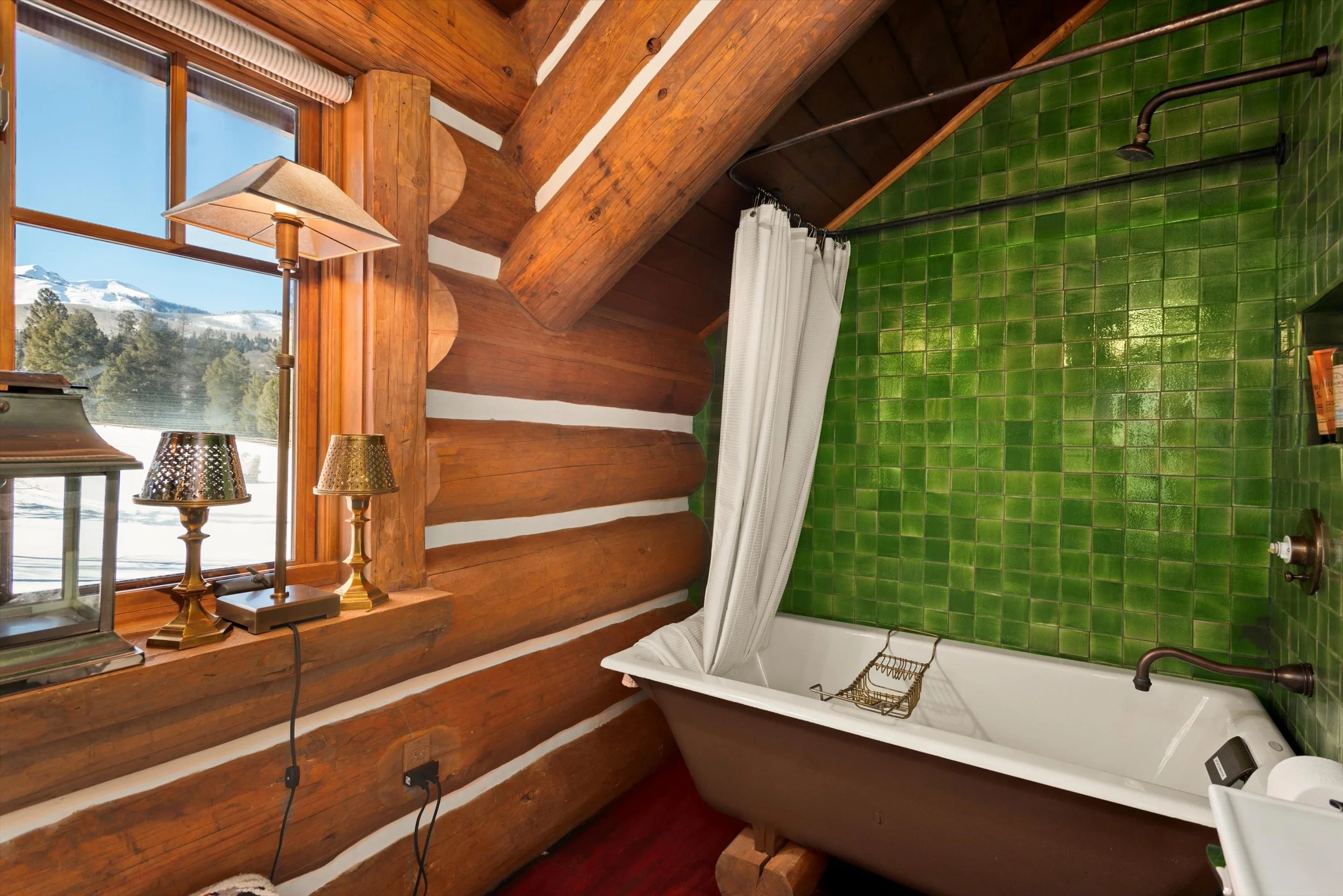 060-043-6855CapitolCrRd_250115043 copy.jpg