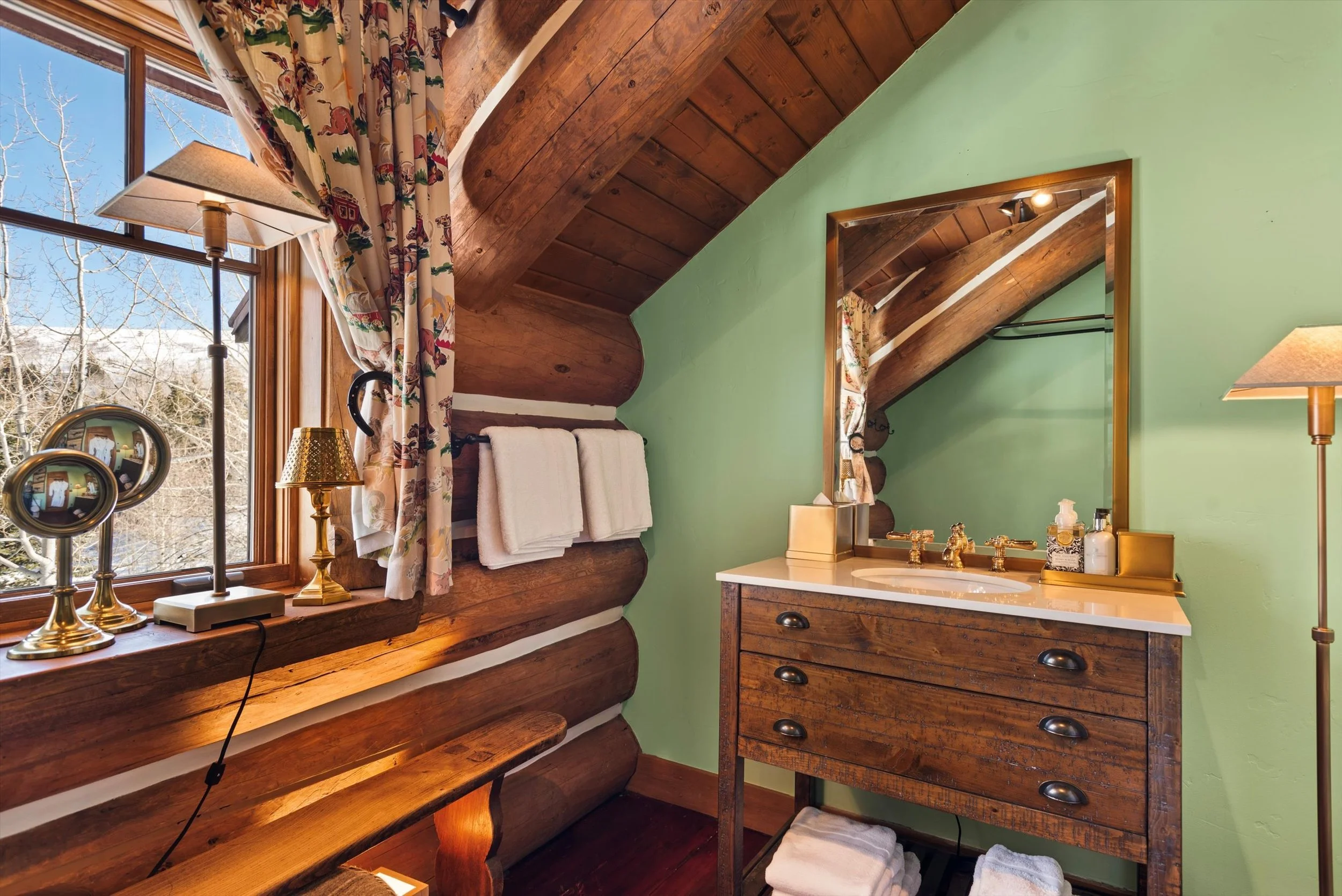 070-038-6855CapitolCrRd_250115038 copy.jpg