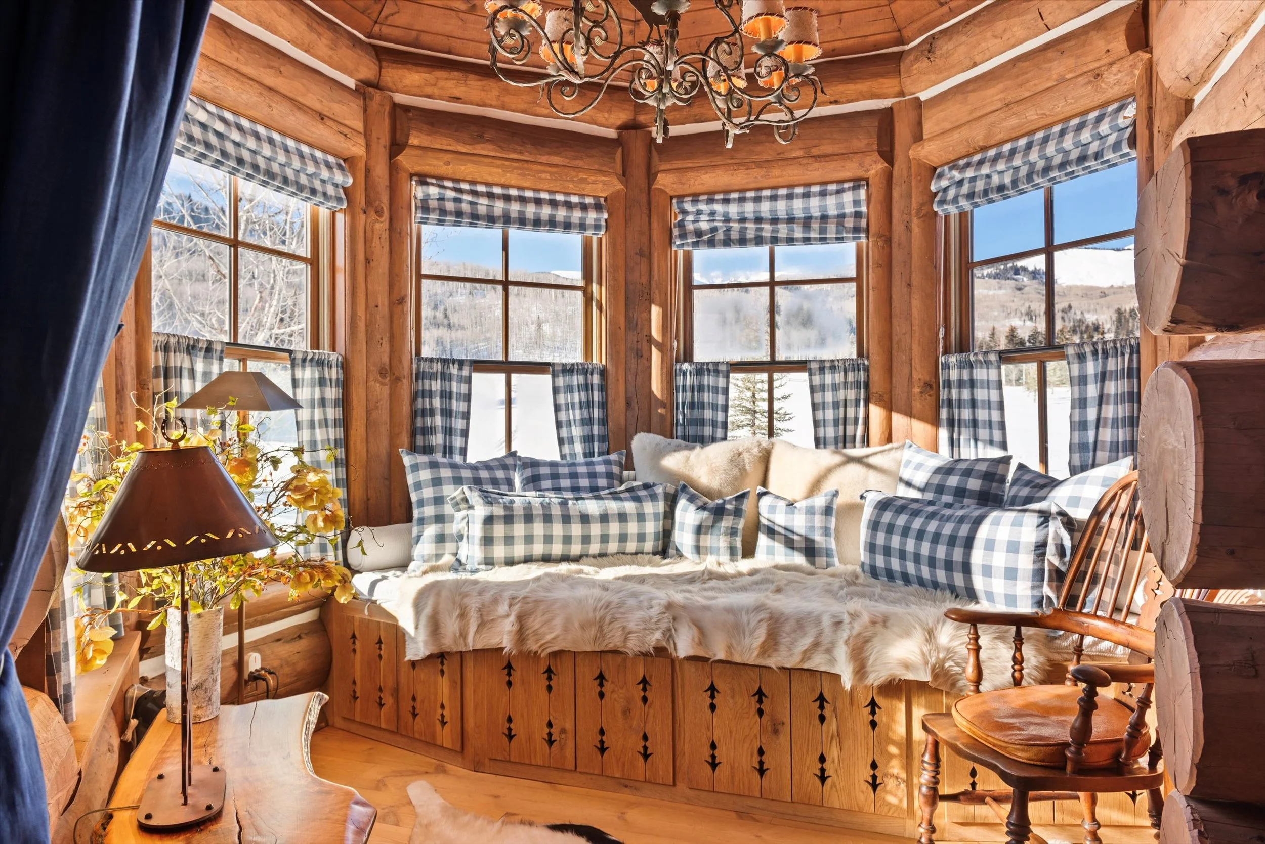 058-046-6855CapitolCrRd_250115046 copy.jpg