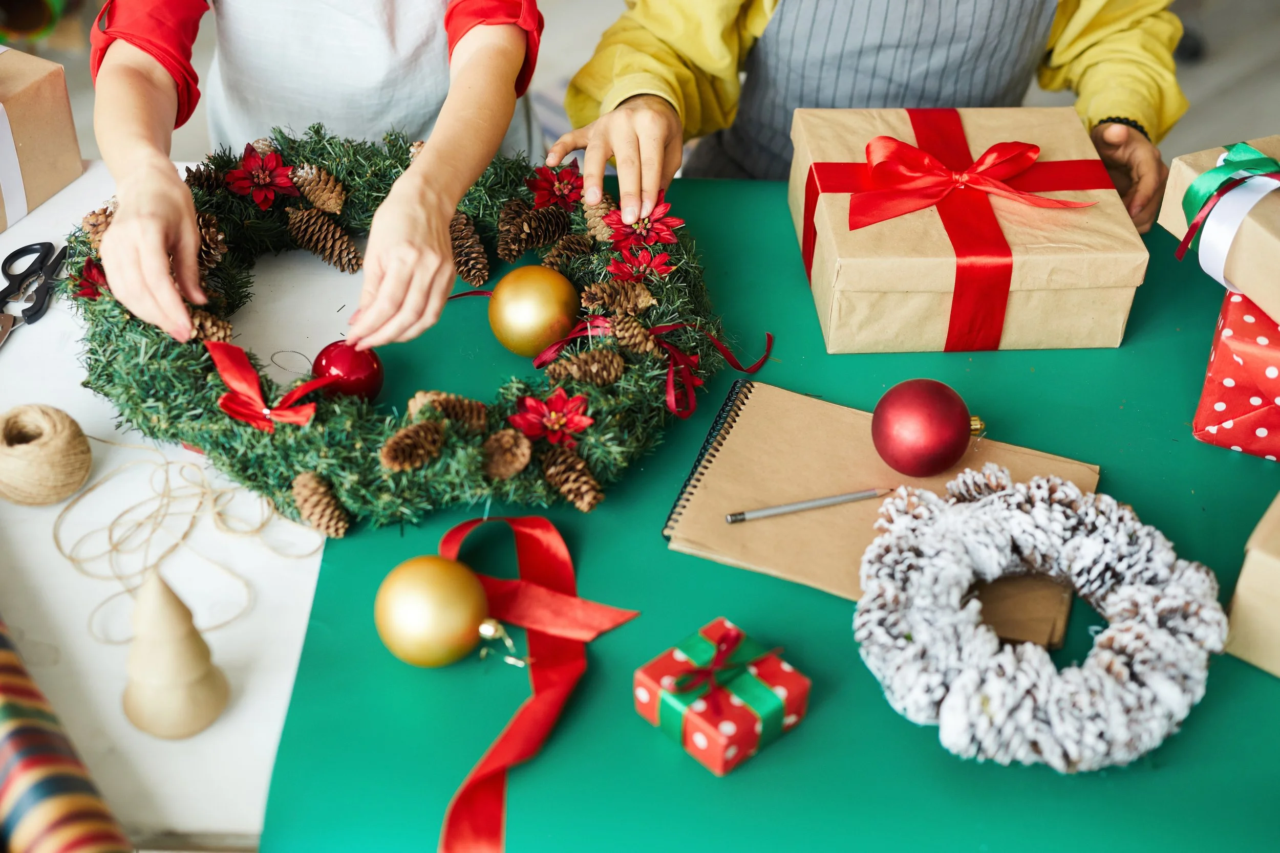 5 Tips for a Festive & Successful Holiday Season!