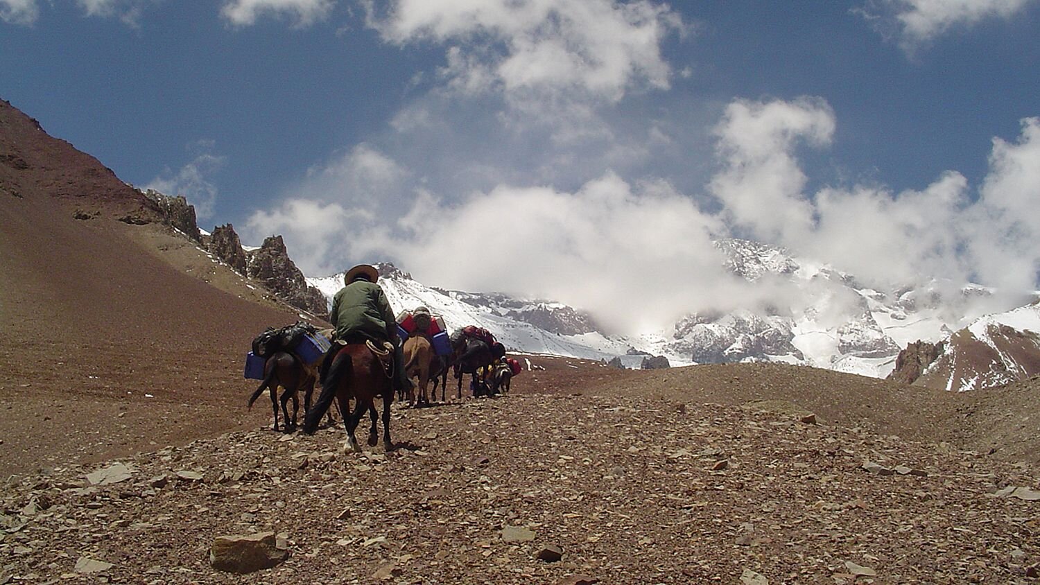 Aconcagua Climbing Tour with Chile Montaña_06.jpg
