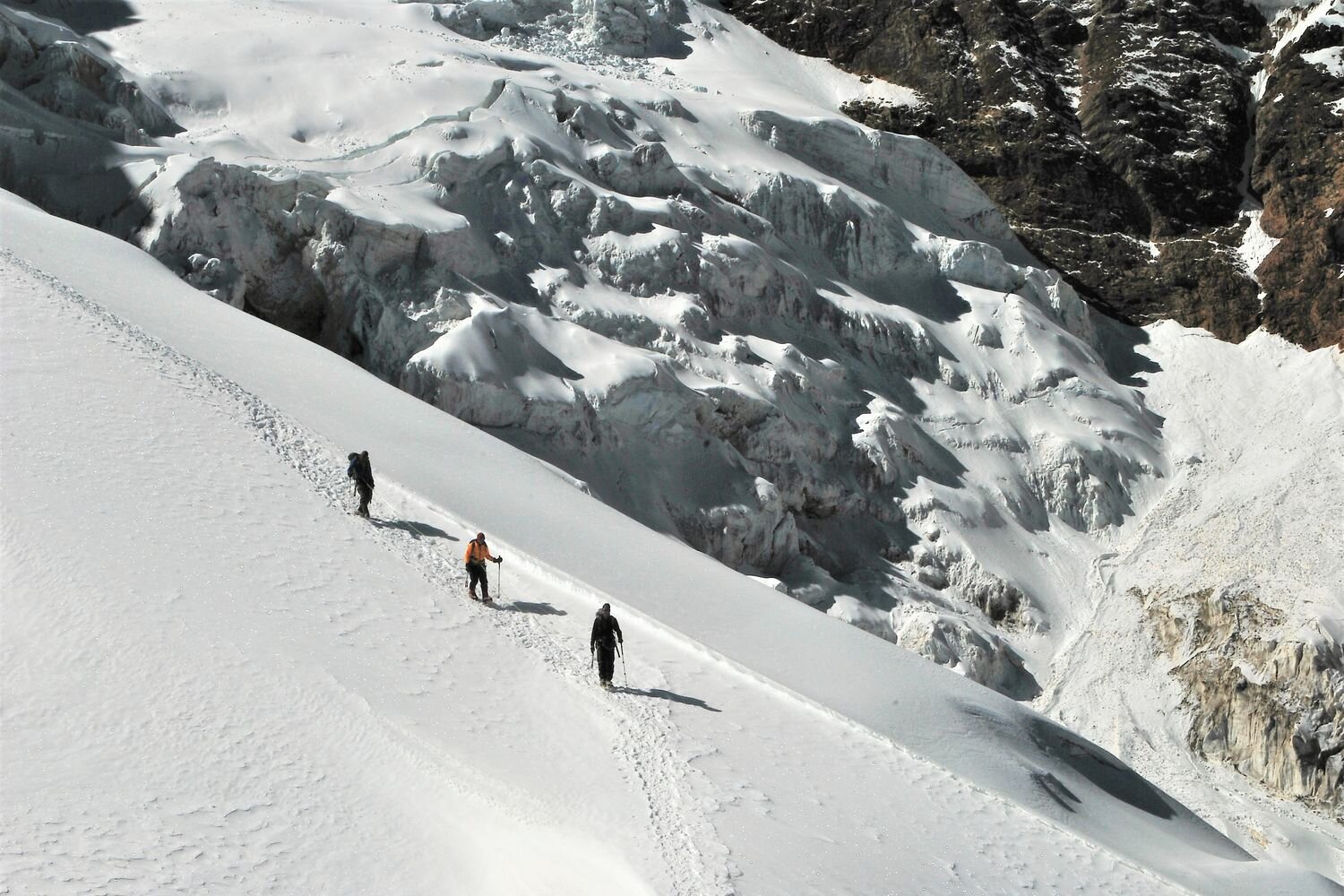  Climbers descending from the summit of Nevado Illimani Base Camp. Cordillera Real. Bolivia 