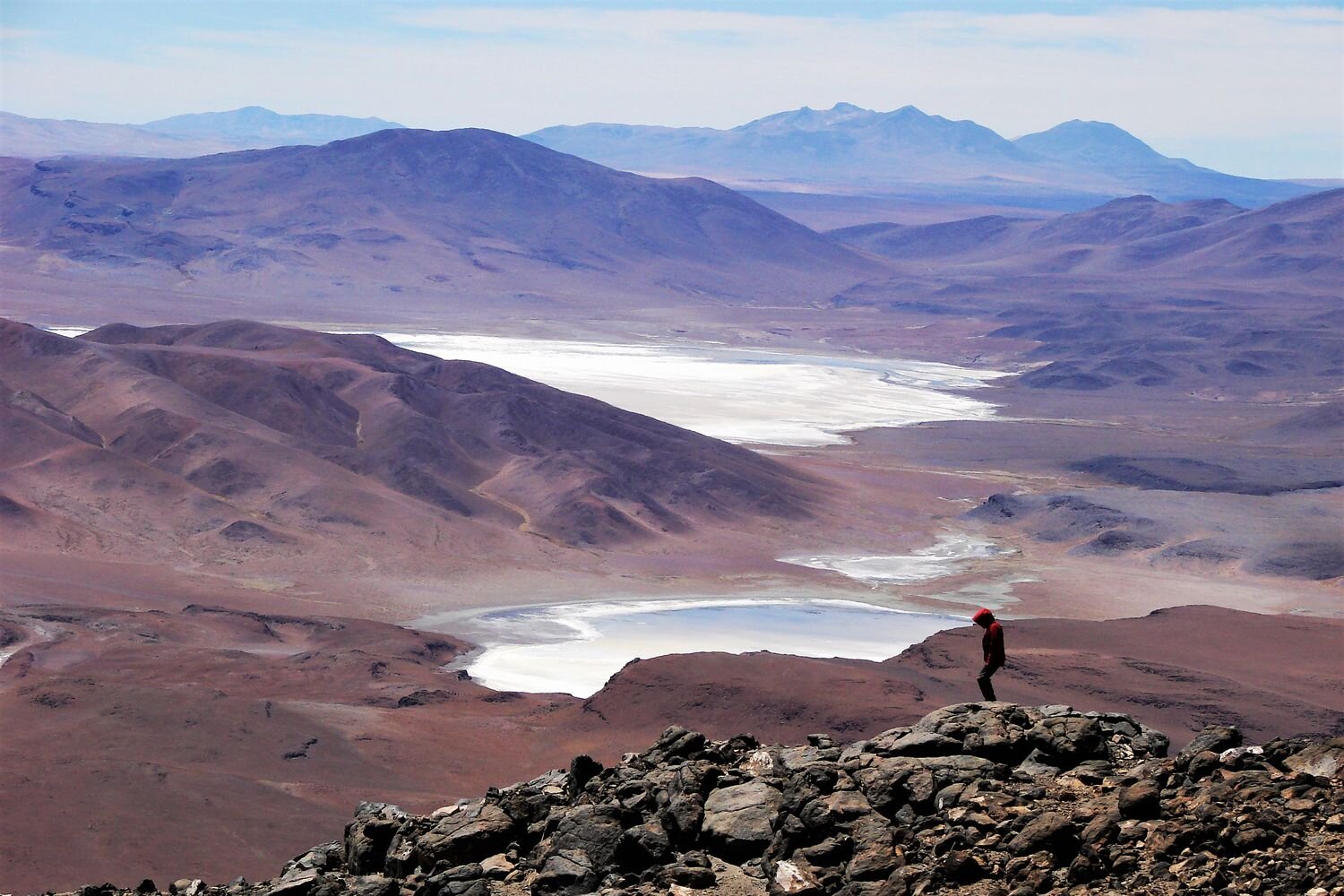  An acclimatizing hike in the Chilean altiplano. Atacama, Chile 