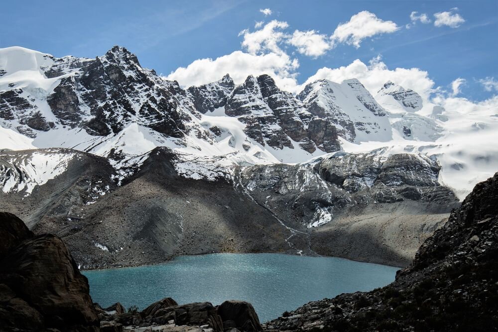  View of the Condoriri Massif and Chiarkota Lagoon. Cordillera Real. Bolivia. 