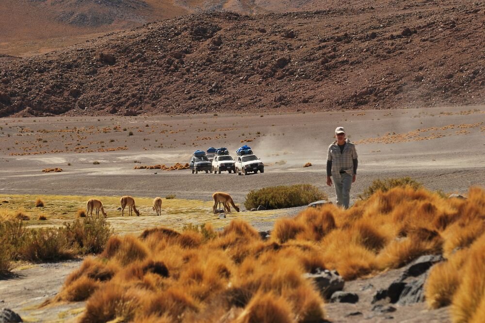  A hike in the nearest of Laguna Colorada 