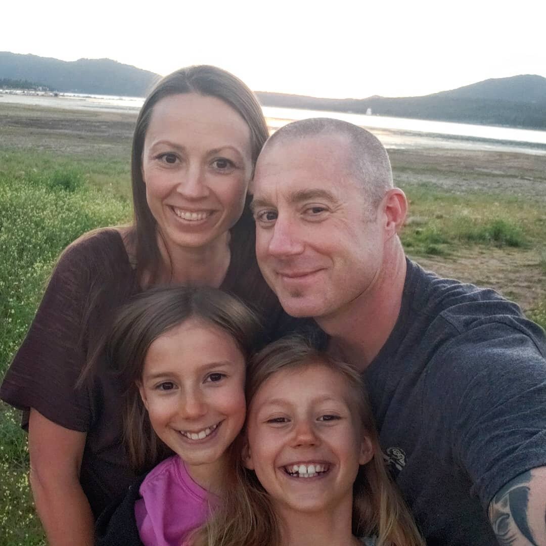EPISODE 085 - FULL-TIME BLOGGING AS A HUSBAND-WIFE TEAM WITH BRIAN JOHNSON - 