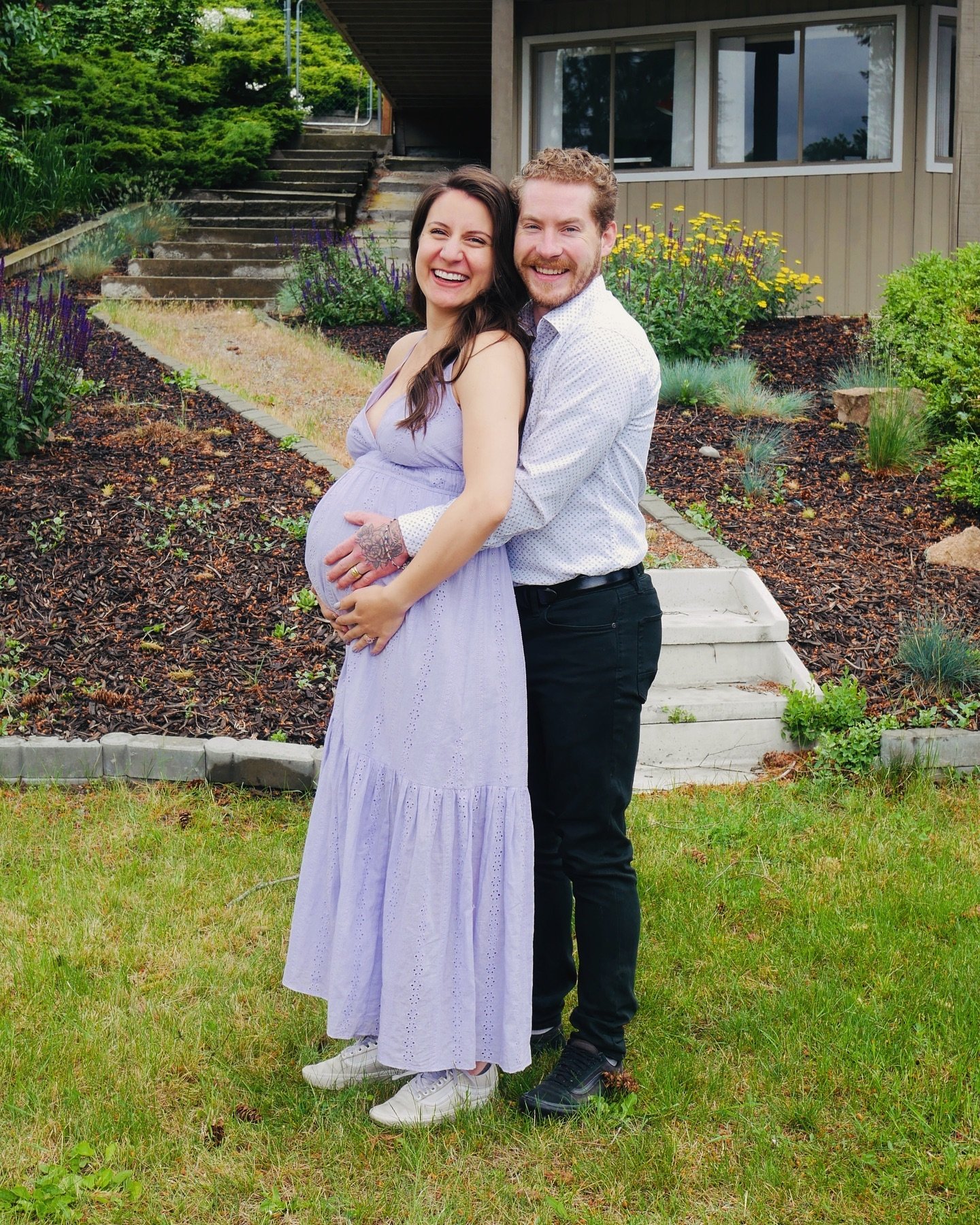 Gearing down biz for baby&rsquo;s arrival 🥰

Typically the spring &amp; summer are the busy season in my biz. While I&rsquo;m SO excited for my lil babe&rsquo;s arrival, I&rsquo;m sad I won&rsquo;t be working when my potential clients need me most!
