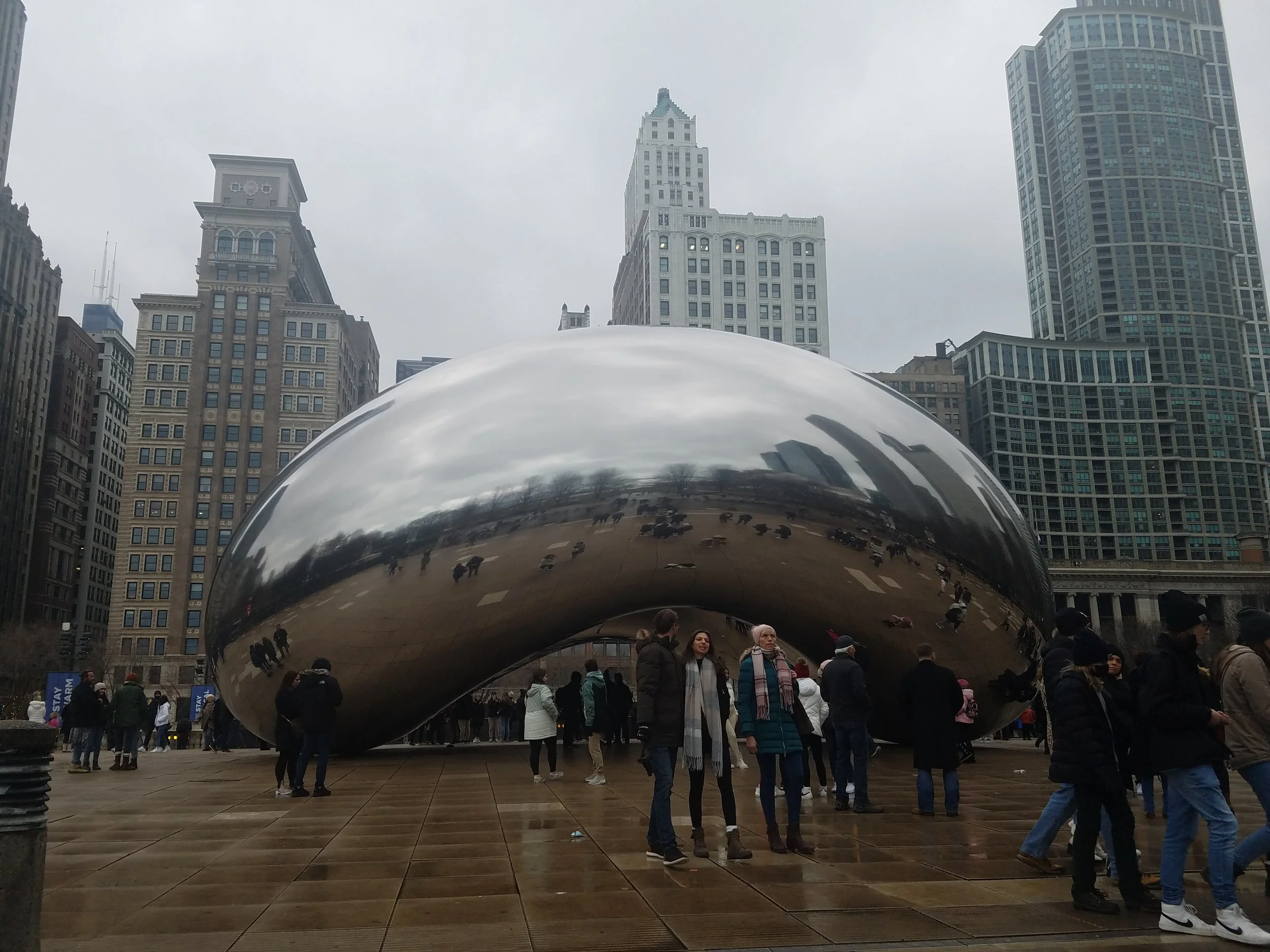  The Cloud Gate, aka “The Bean” in Chicago, Illinois 
