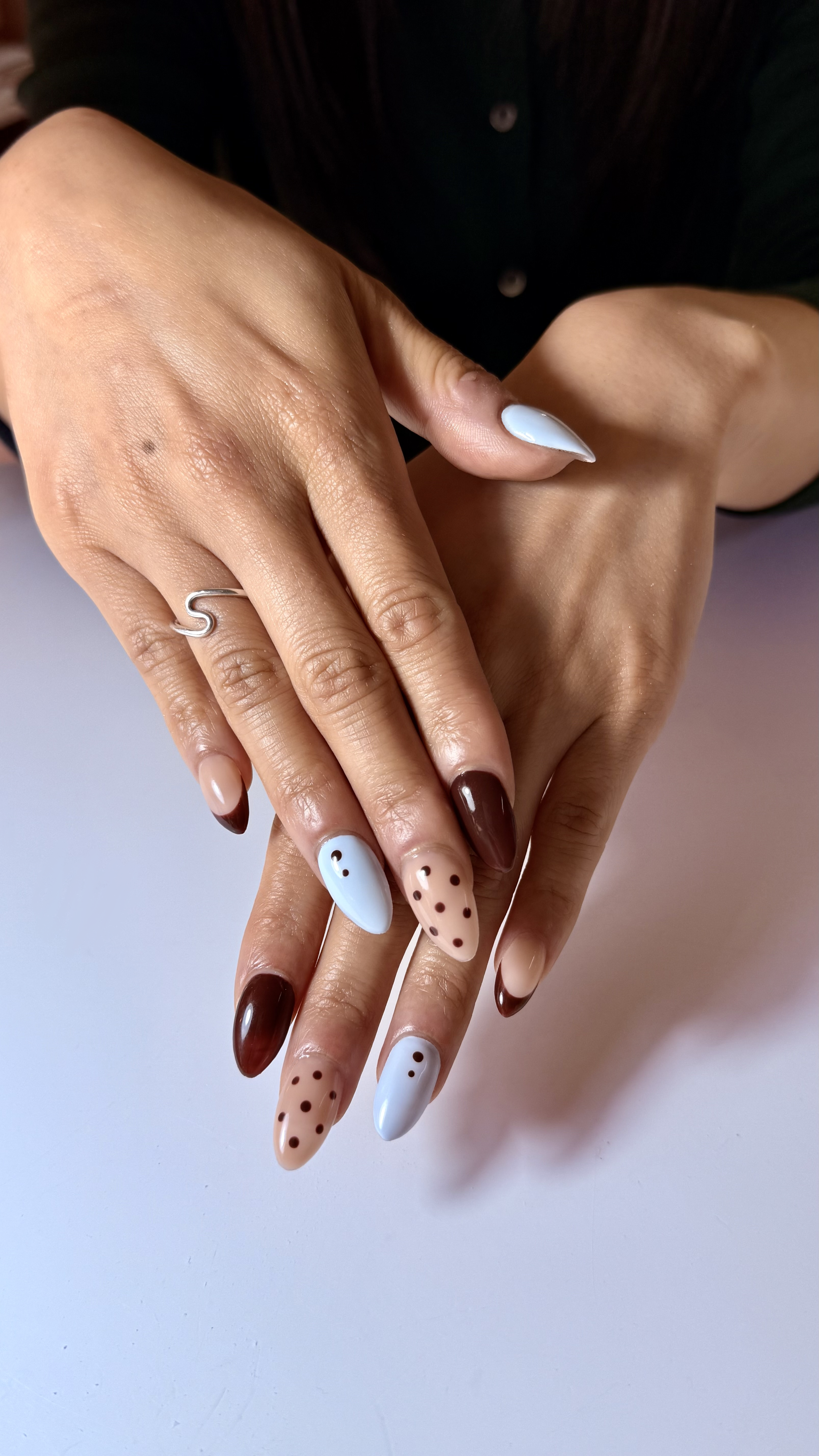 BIAB vs Acrylic Nails: What’s the Difference?