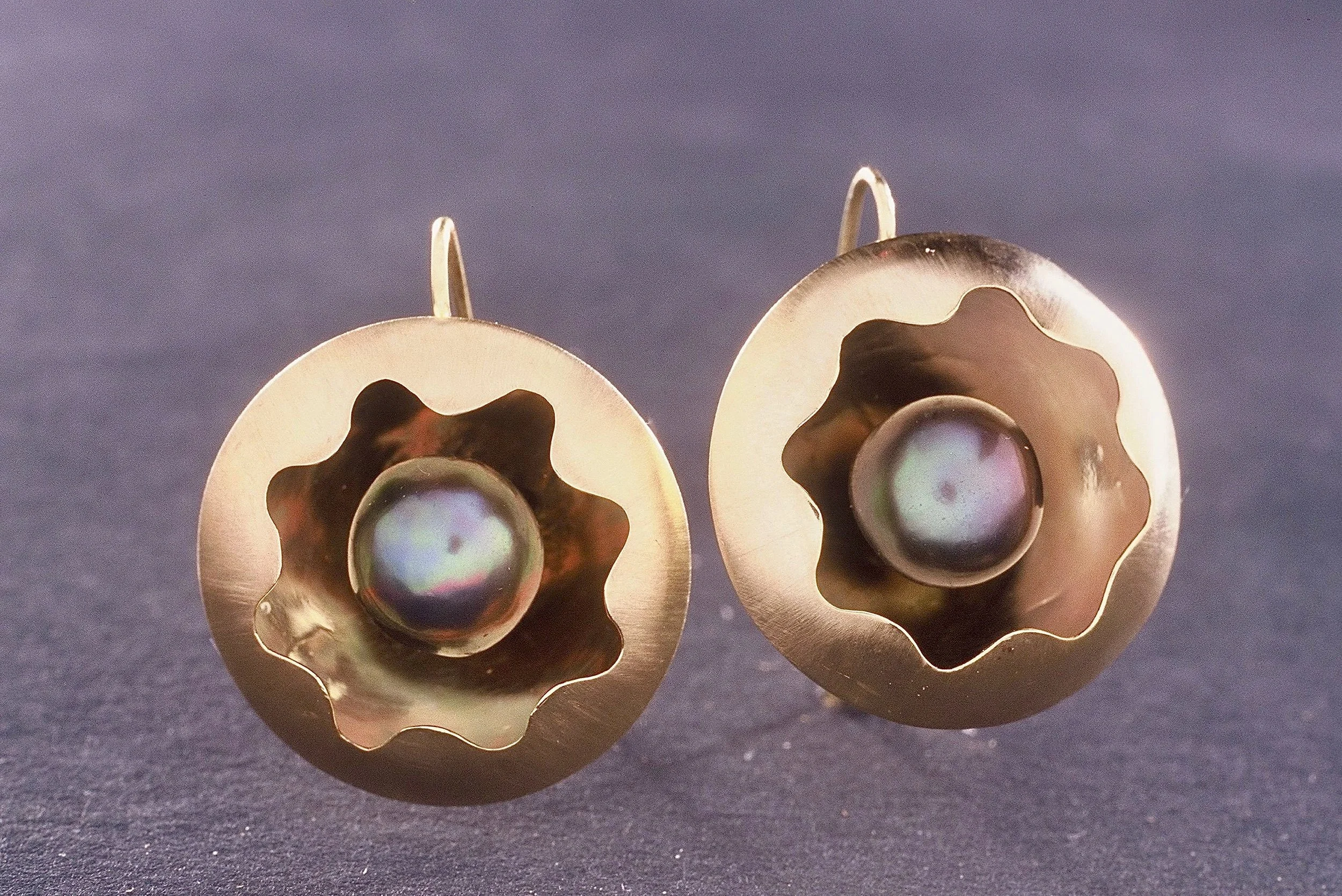 mirroe blk pearl earrings copy.jpeg