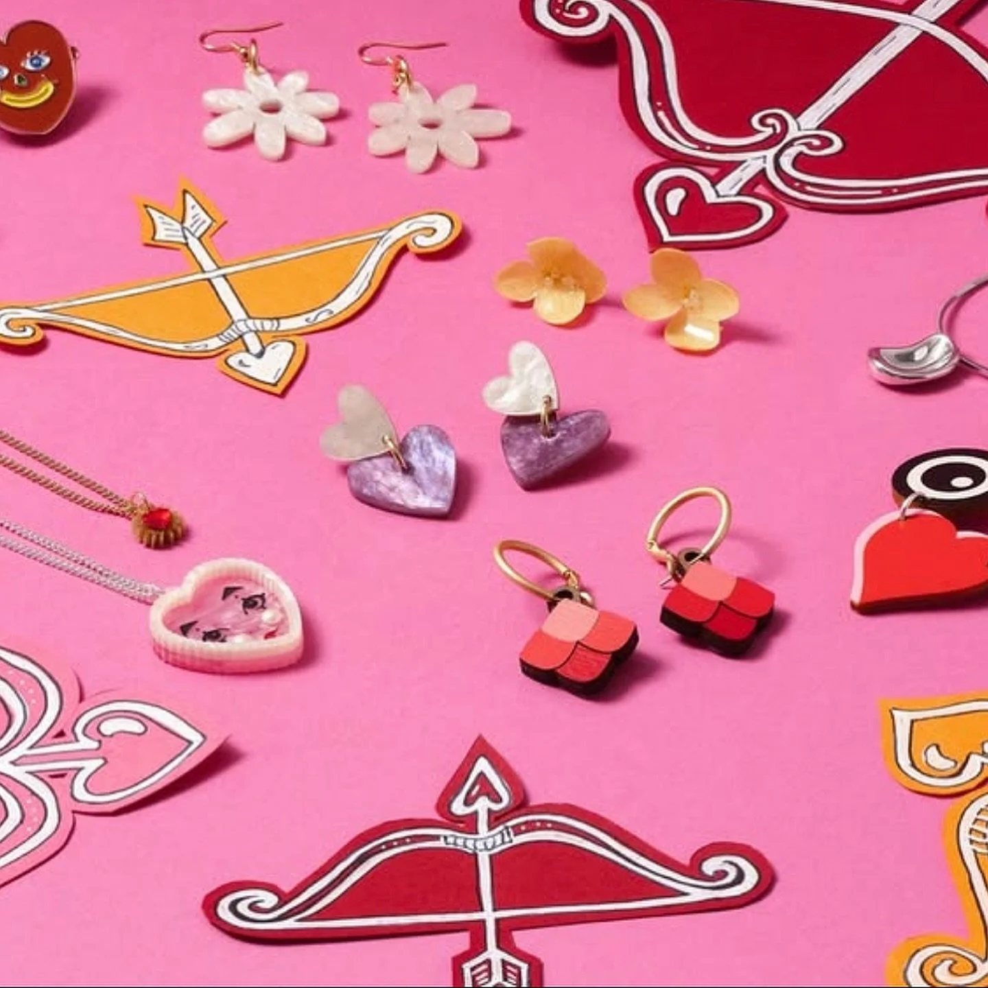 Another super cute flatlay! 😻💘
Find these treats at @notjustashopual online and in store at Holborn, London 🫶

📸 @yeshen.uk 

#madeinlondon #londonmakers #londondesigners #lasercutjewellery