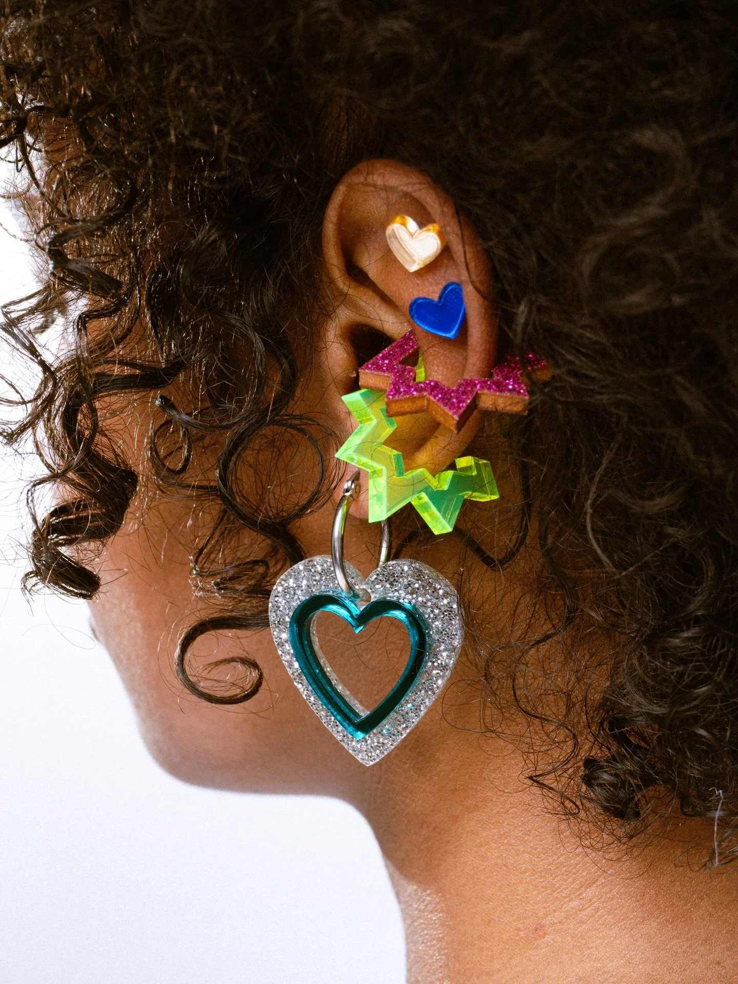 Kawaii superstack! 💥✨💘💫🌞💚🌸

#earringstack #kawaiifashion #cutejewellery #lasercutjewellery #acrylicearrings