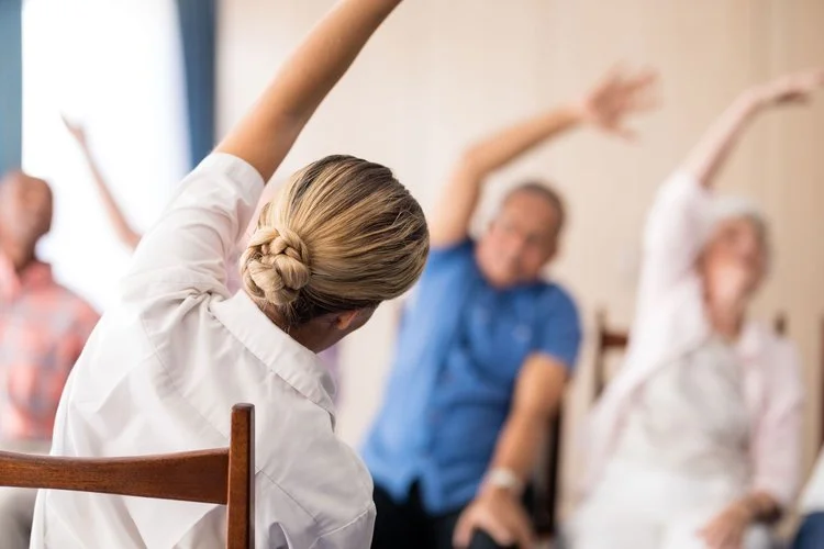 chair-exercises-for-seniors2-5ac04ab5a18d9e0037f6f0ab.jpg