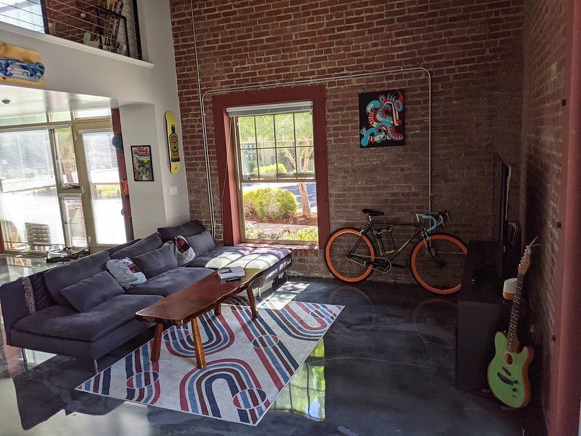 Art for the Modern Home 🛋
So happy to add my works to your collection dude. Thank you! Photo Credit 📸 Dan E
#modernhome #siliconvalley #interiordesign #originalart