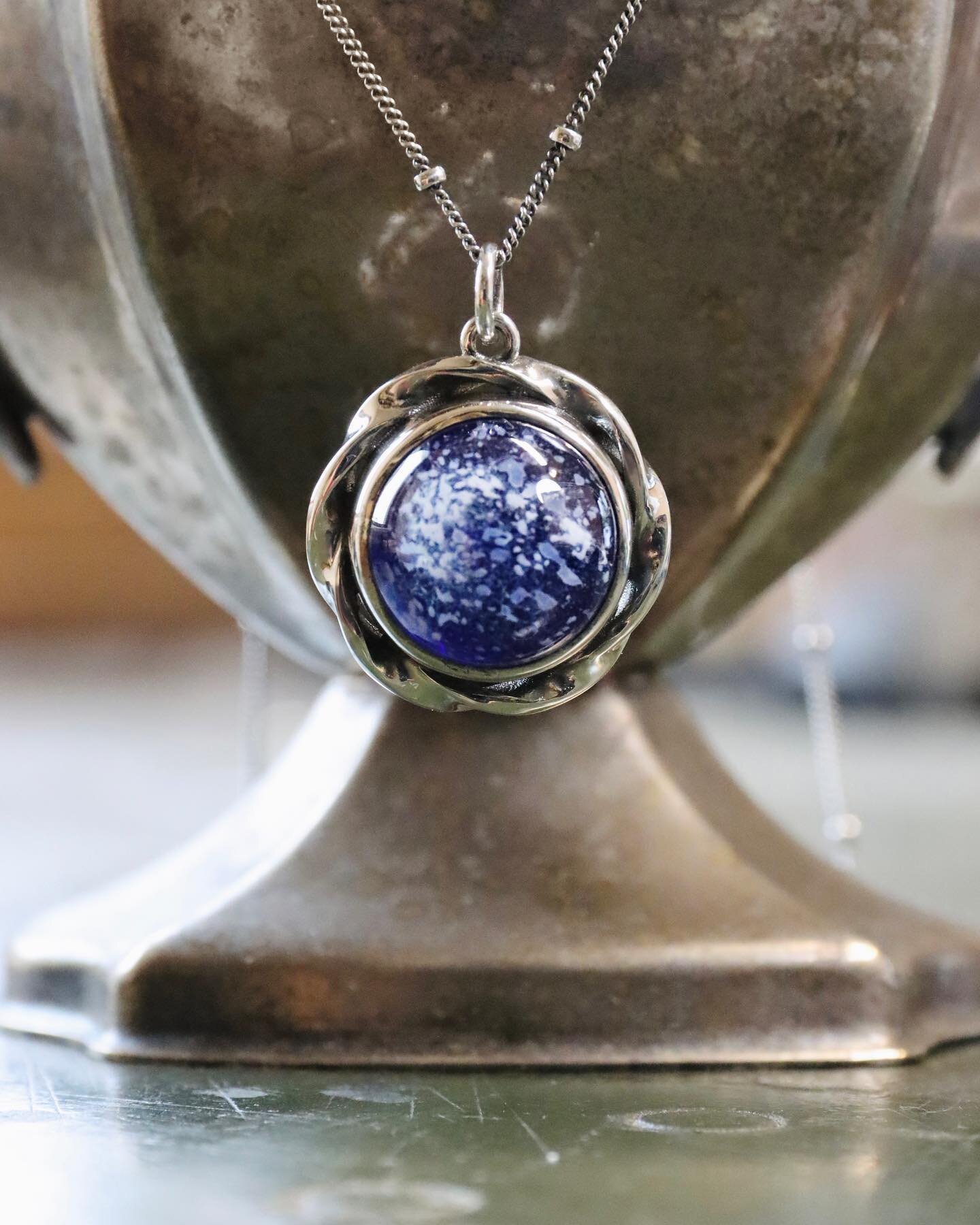 That soft patina finish. 😍 #oldworldcharm #tomorrowsheirlooms 
.
.
.
.
#cremationjewelry #celebratelife #honor #memorial #loss #love #grief #griefjourney #griefawareness #griefsupport #mourningjewelry #cremation #urn #remembrance #neverforget #sympa