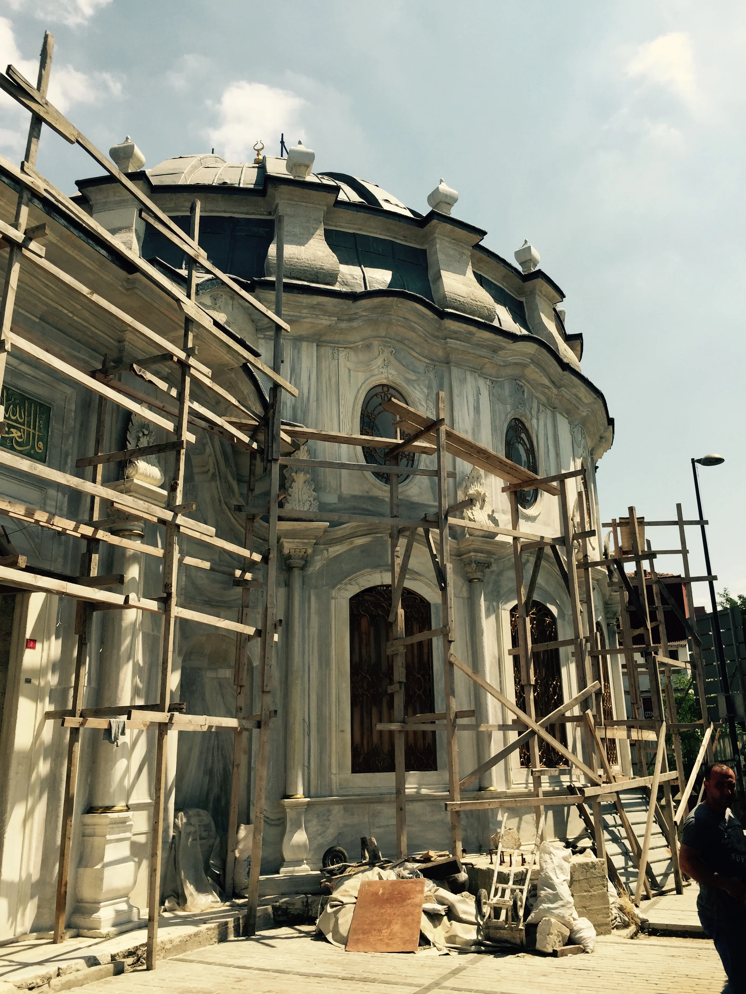 Nakshidil’s tomb near the Blue Mosque in the first stage of restoration.